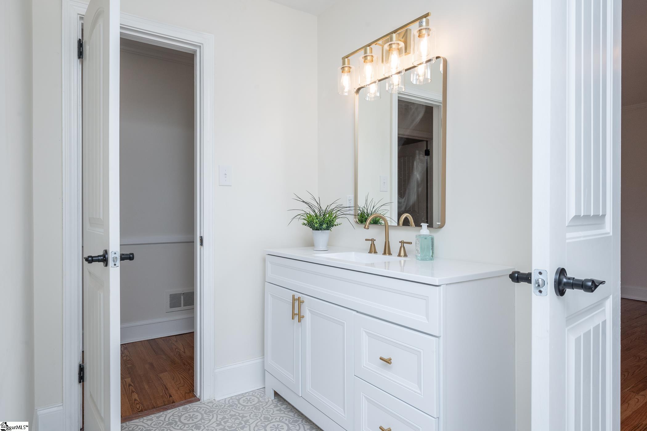 11 Indian Springs Drive Greenville, SC 29615