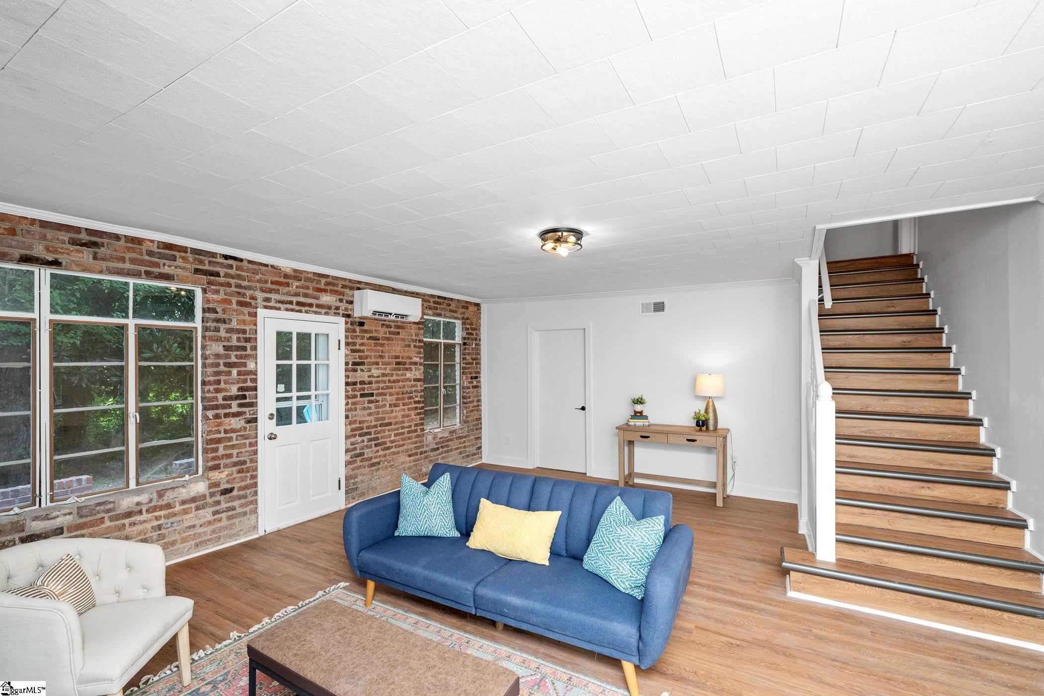 11 Indian Springs Drive Greenville, SC 29615
