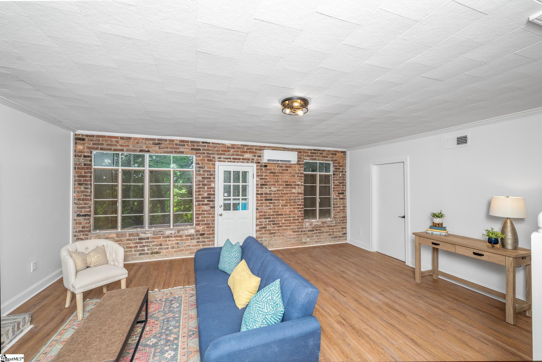 11 Indian Springs Drive Greenville, SC 29615
