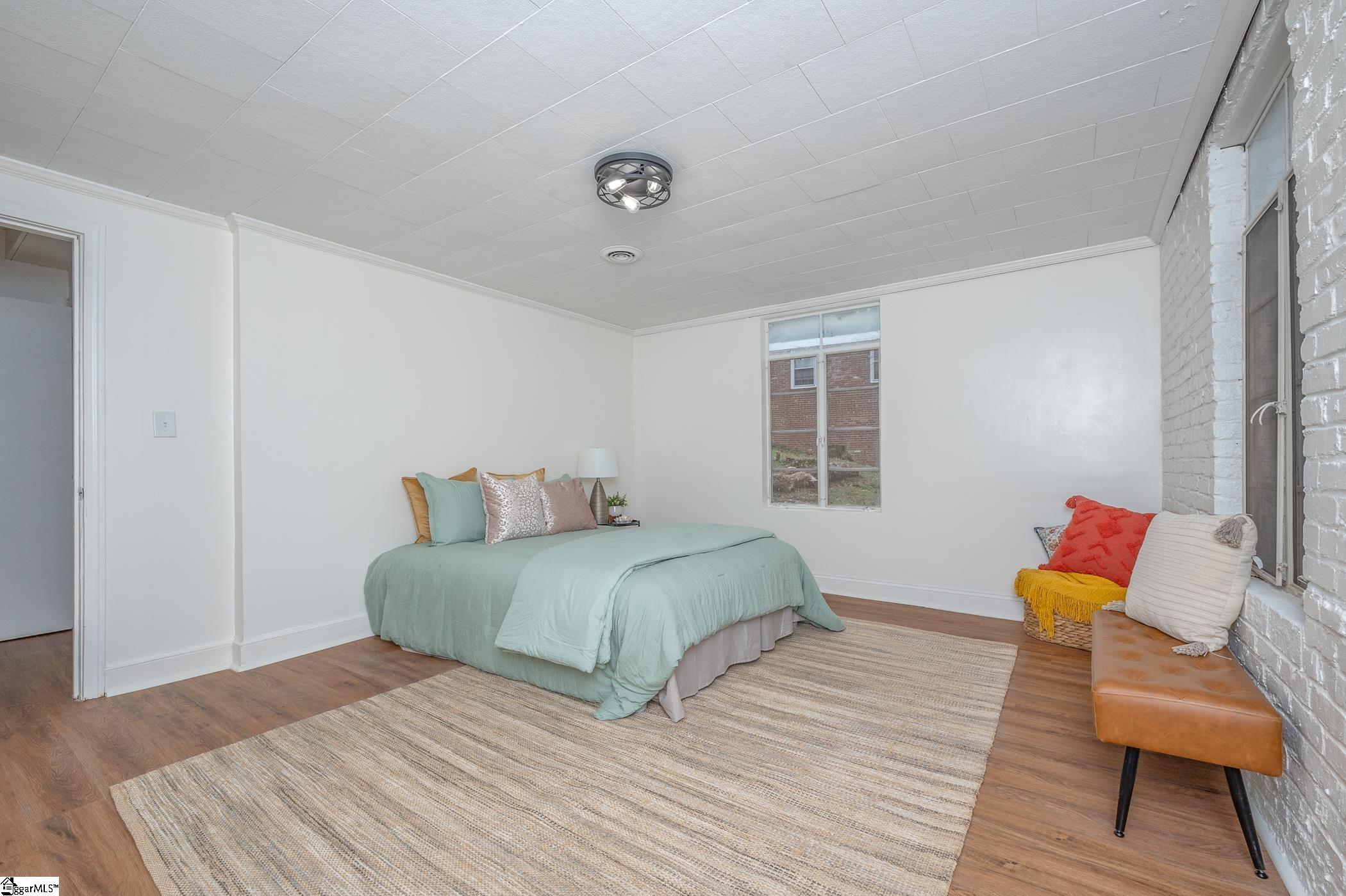 11 Indian Springs Drive Greenville, SC 29615