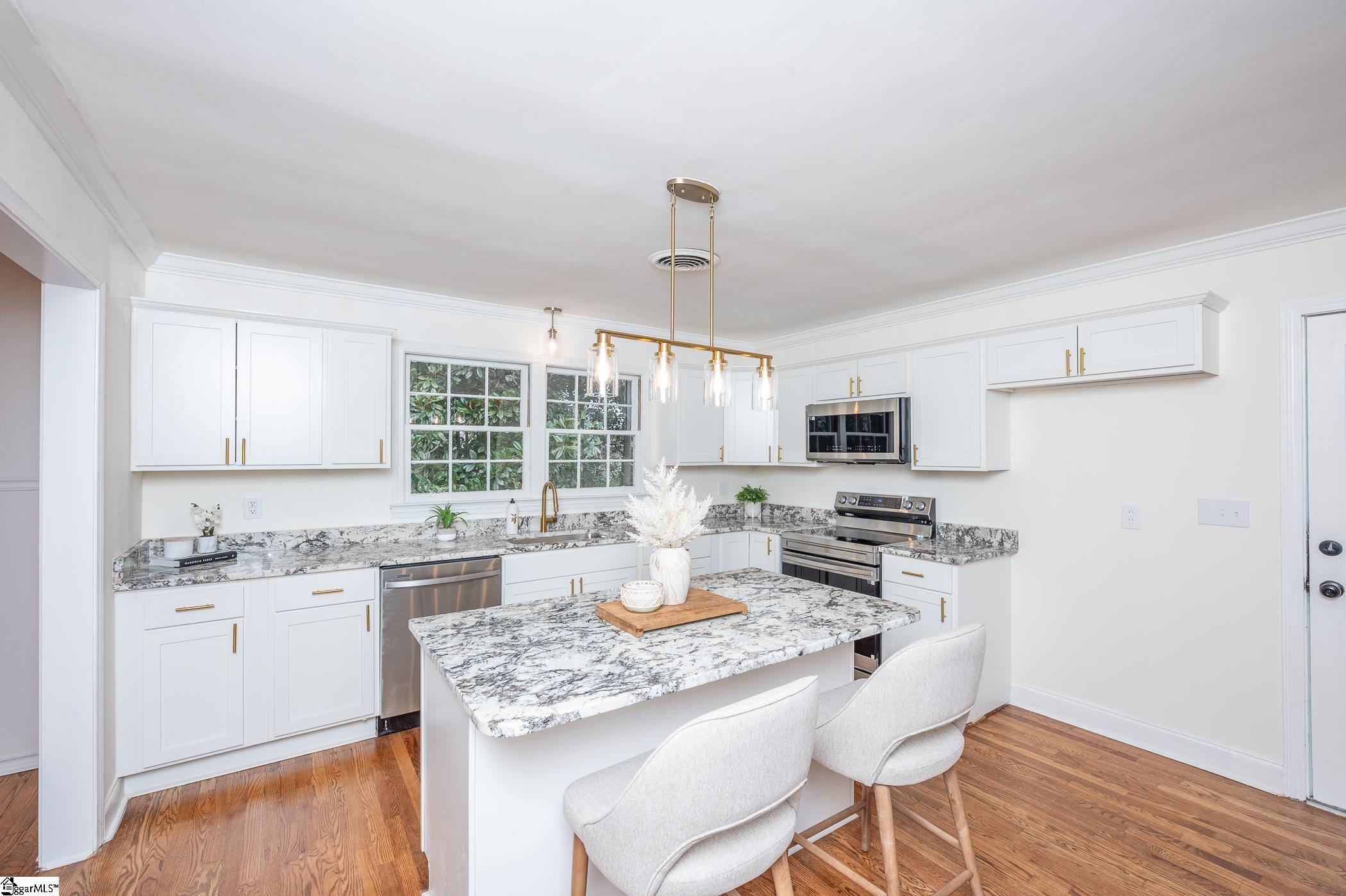 11 Indian Springs Drive Greenville, SC 29615