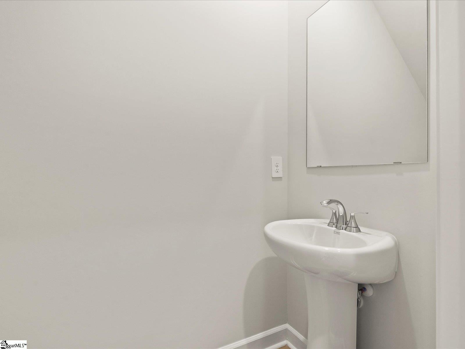 102 Gardner Avenue Gray Court, SC 29645