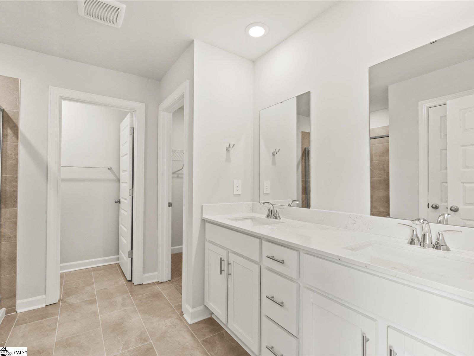 102 Gardner Avenue Gray Court, SC 29645