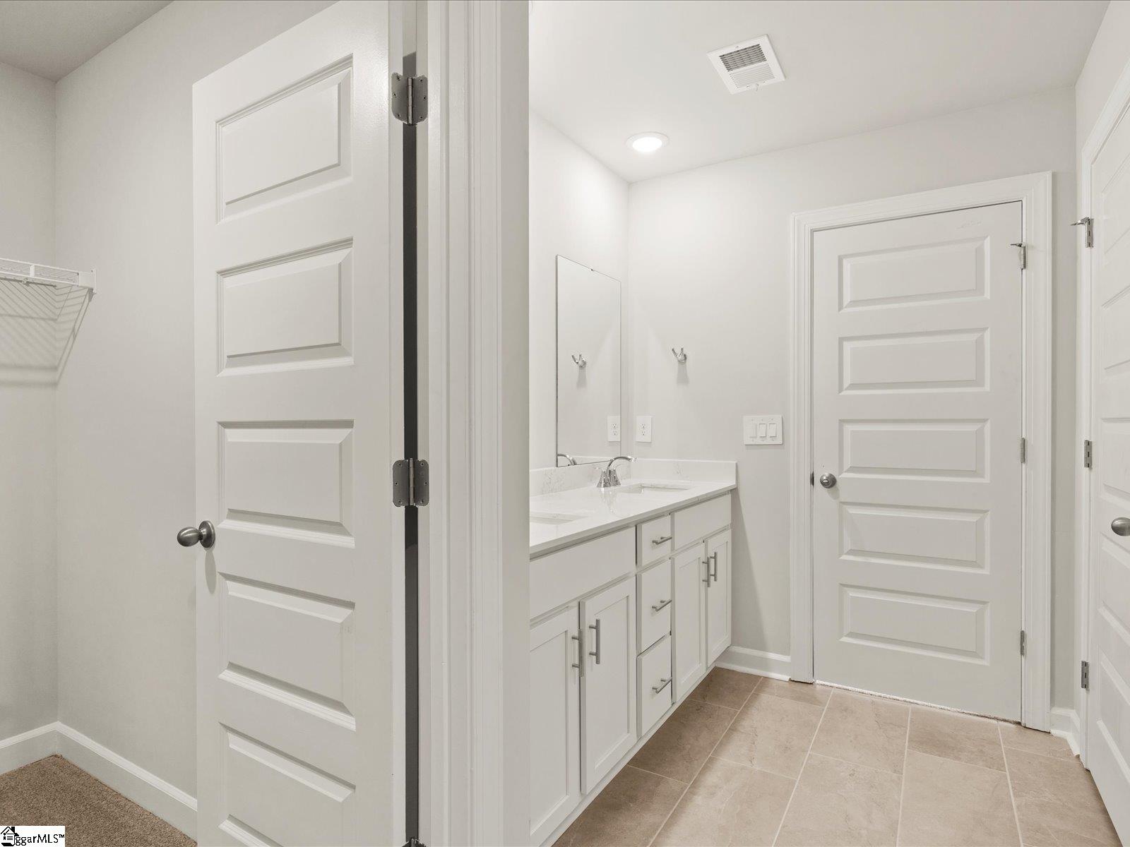 102 Gardner Avenue Gray Court, SC 29645