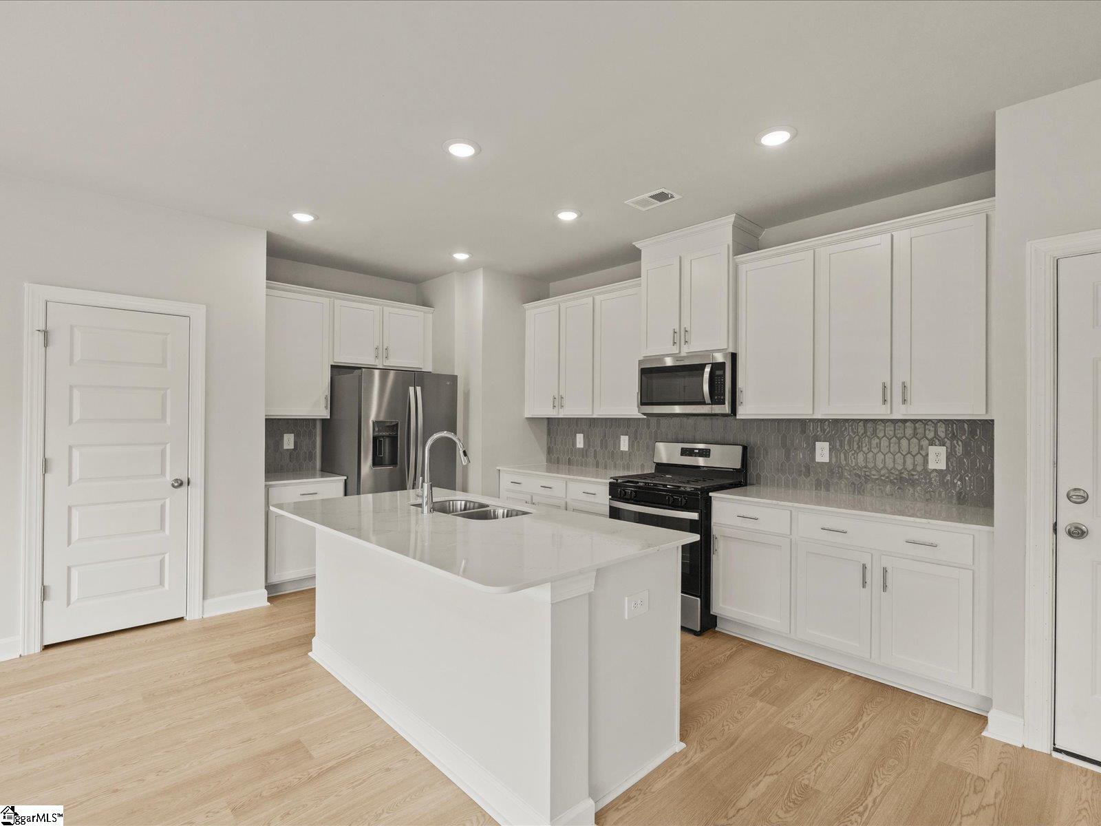 102 Gardner Avenue Gray Court, SC 29645