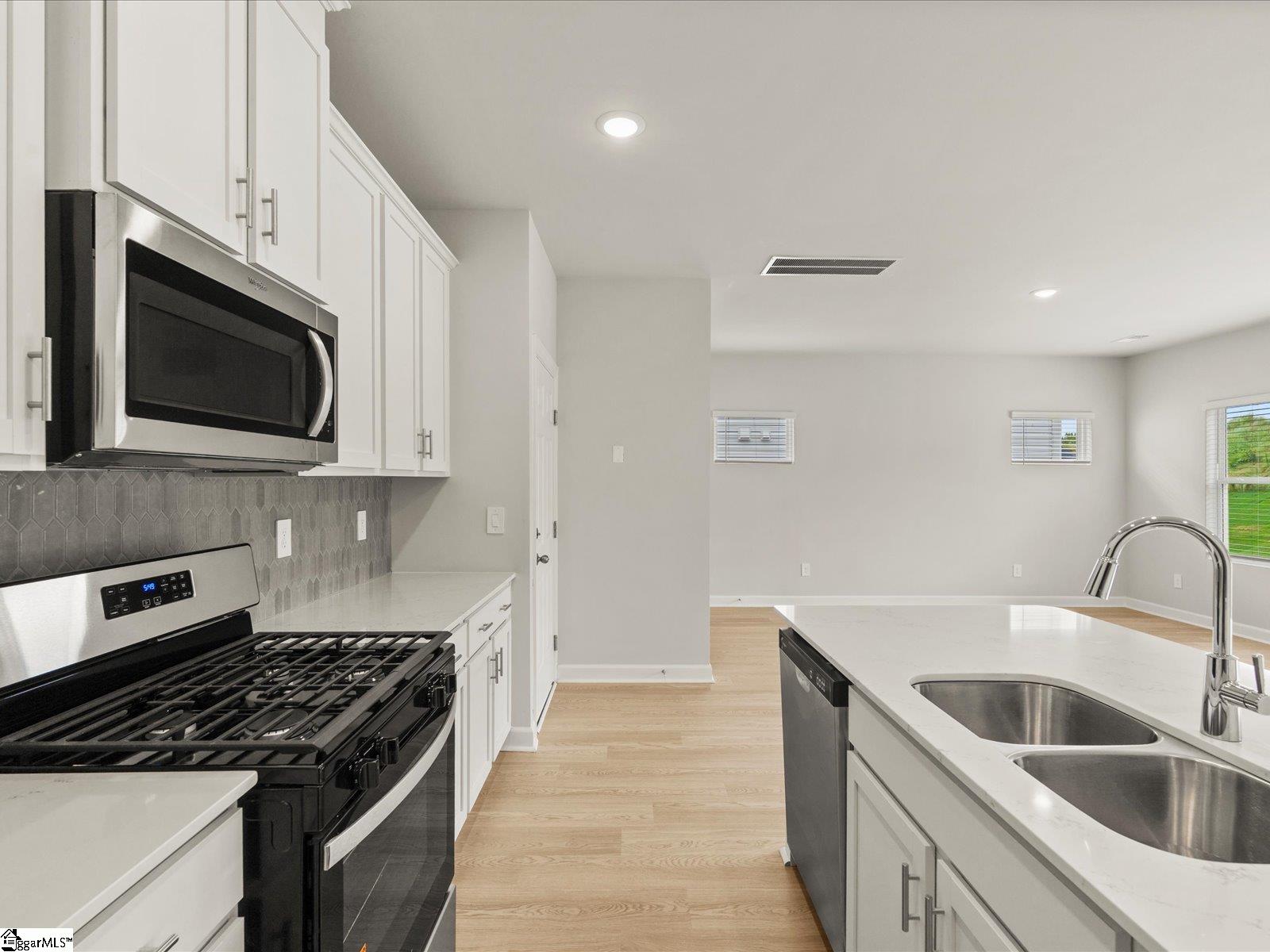 102 Gardner Avenue Gray Court, SC 29645