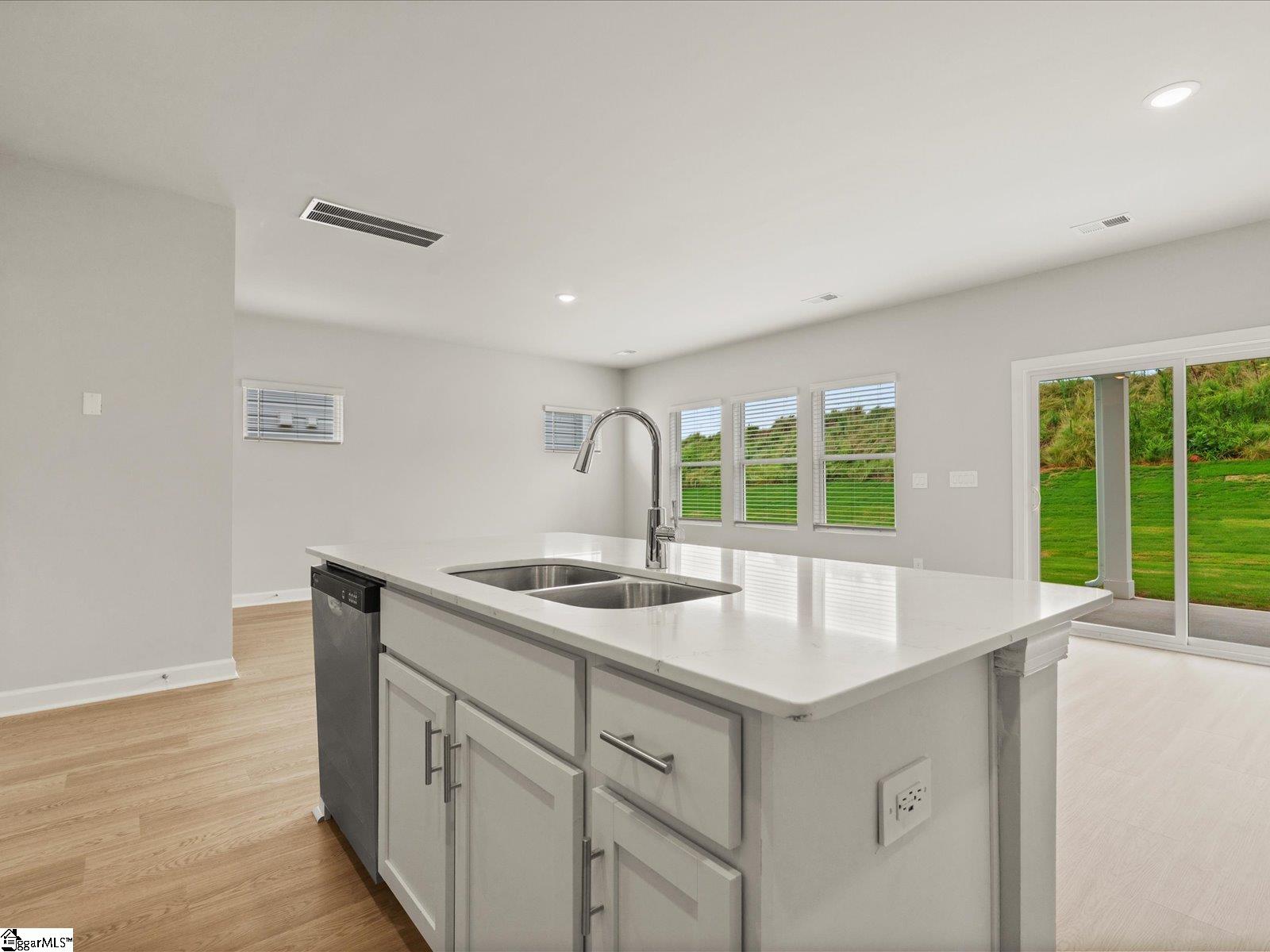 102 Gardner Avenue Gray Court, SC 29645