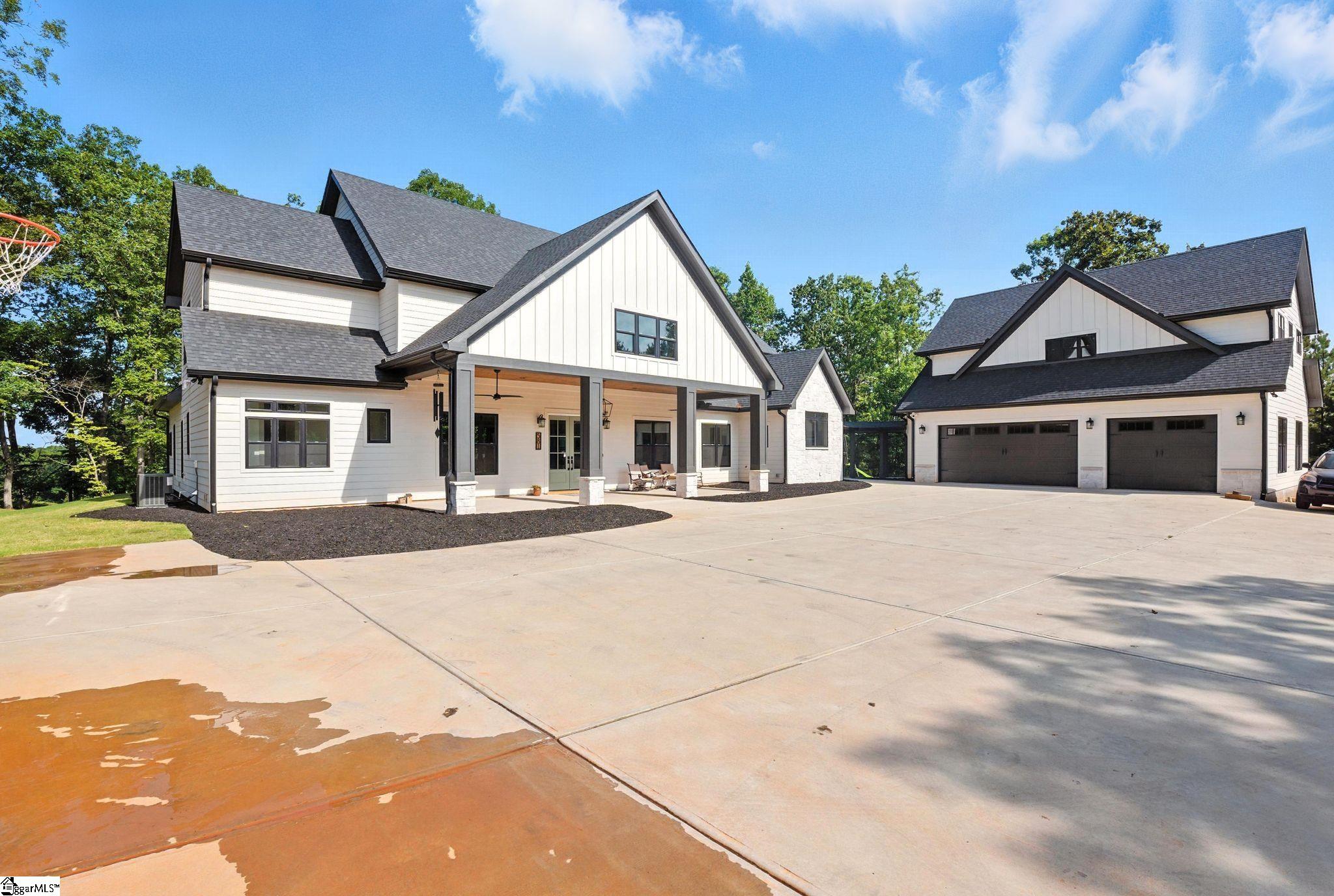 581 Paramount Drive Seneca, SC 29678