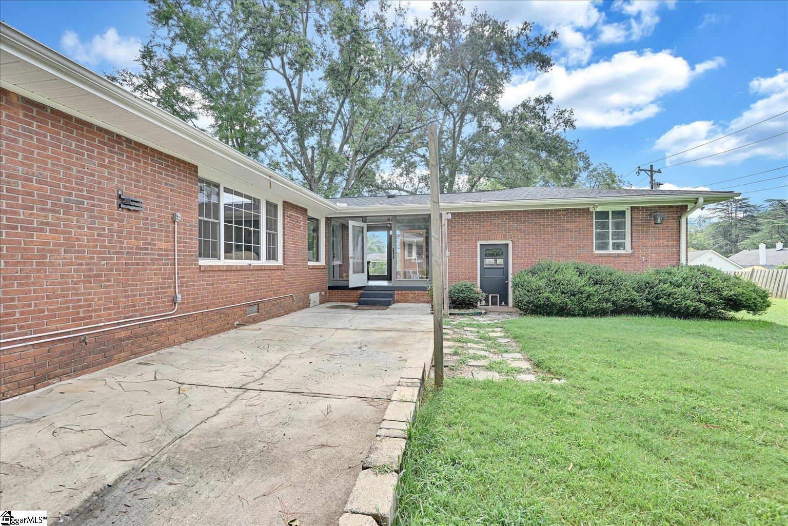 1102 Greenacres Anderson, SC 29621