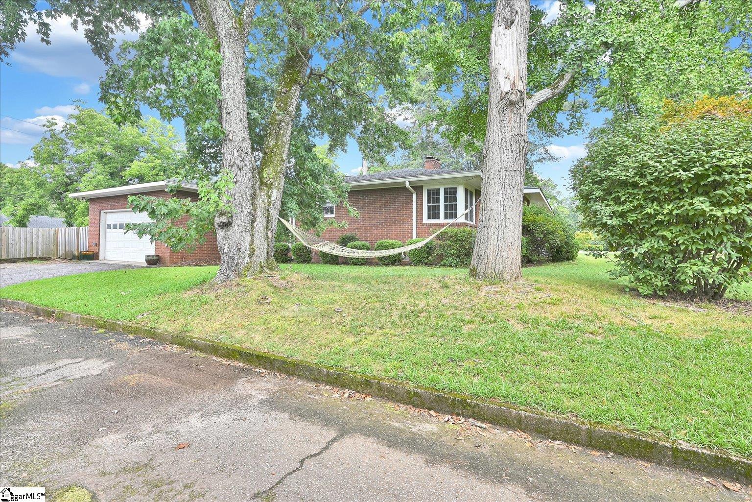 1102 Greenacres Anderson, SC 29621
