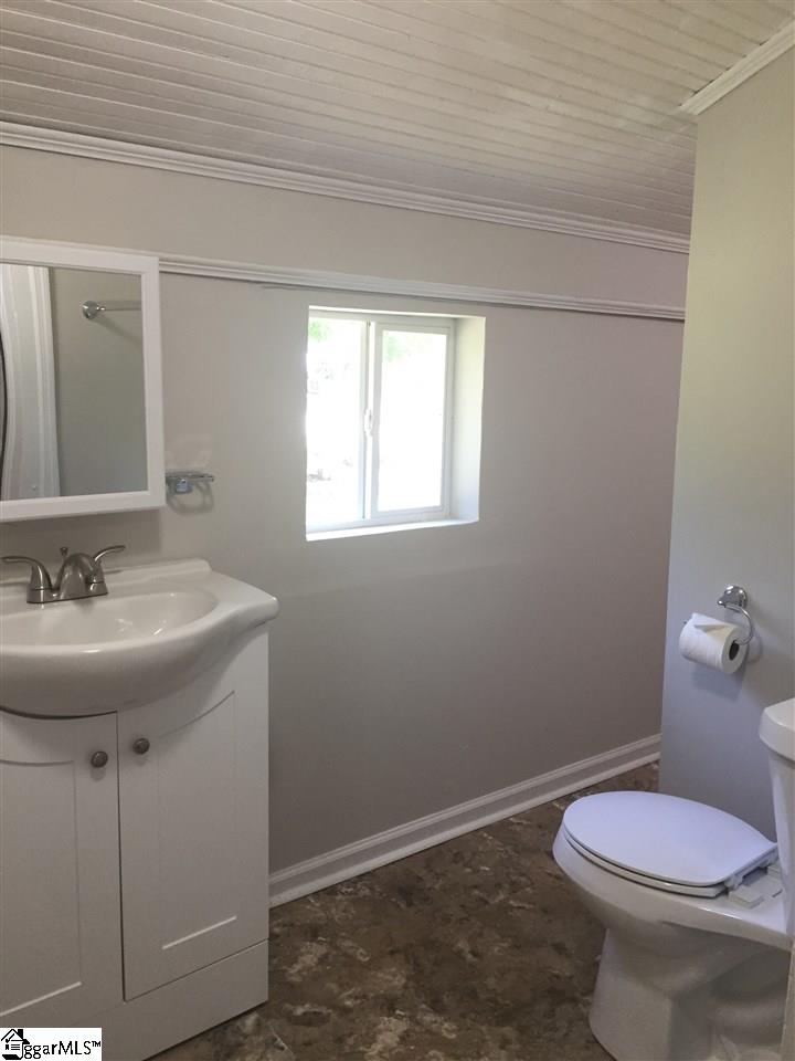 237 Poole Street Woodruff, SC 29388