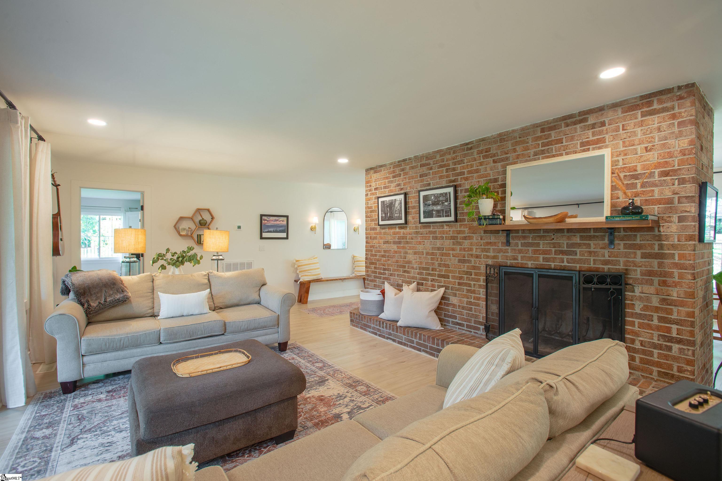 3 Norwich Drive Greenville, SC 29609-1437