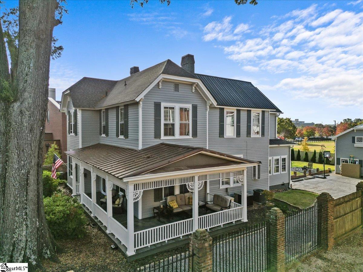 231 Hampton Avenue Greenville, SC 29601