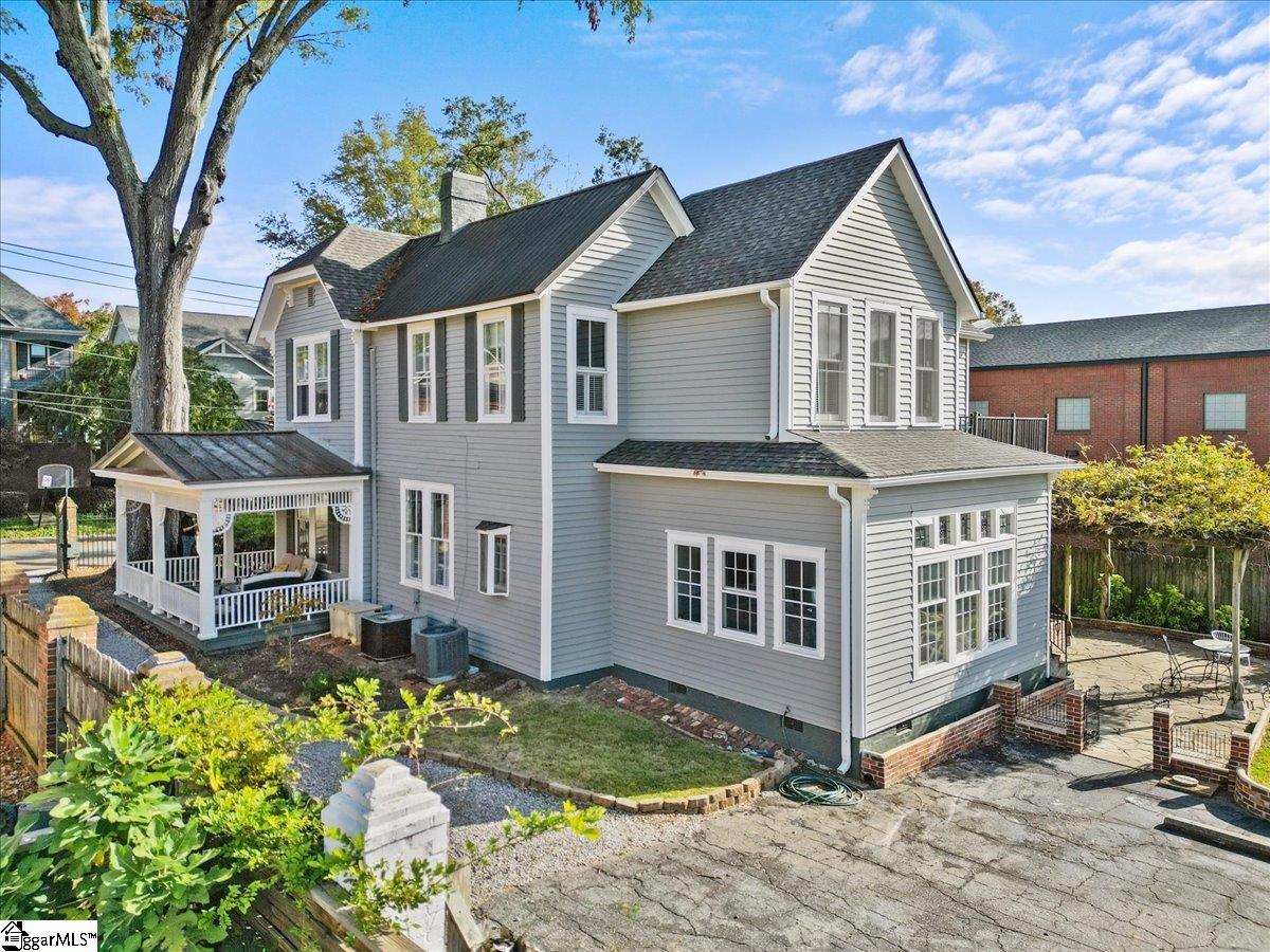231 Hampton Avenue Greenville, SC 29601