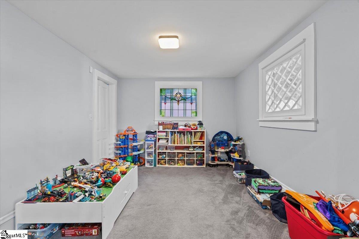 231 Hampton Avenue Greenville, SC 29601