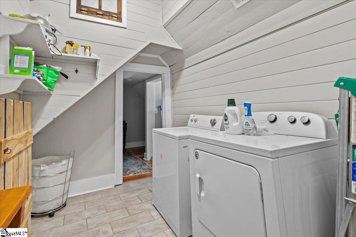 231 Hampton Avenue Greenville, SC 29601