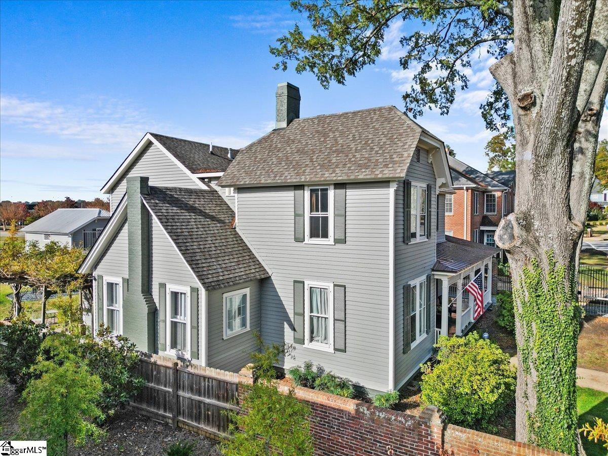 231 Hampton Avenue Greenville, SC 29601