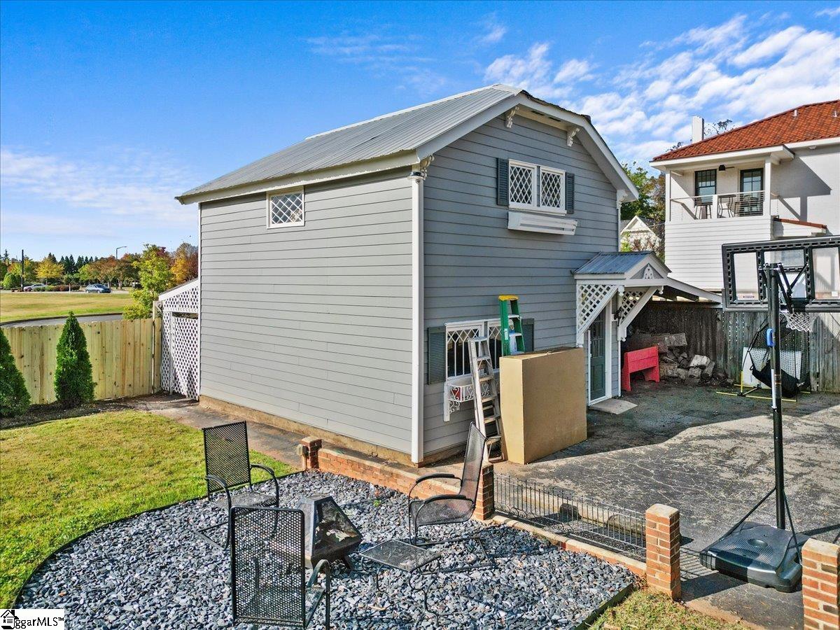 231 Hampton Avenue Greenville, SC 29601