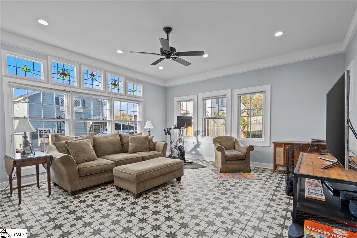 231 Hampton Avenue Greenville, SC 29601