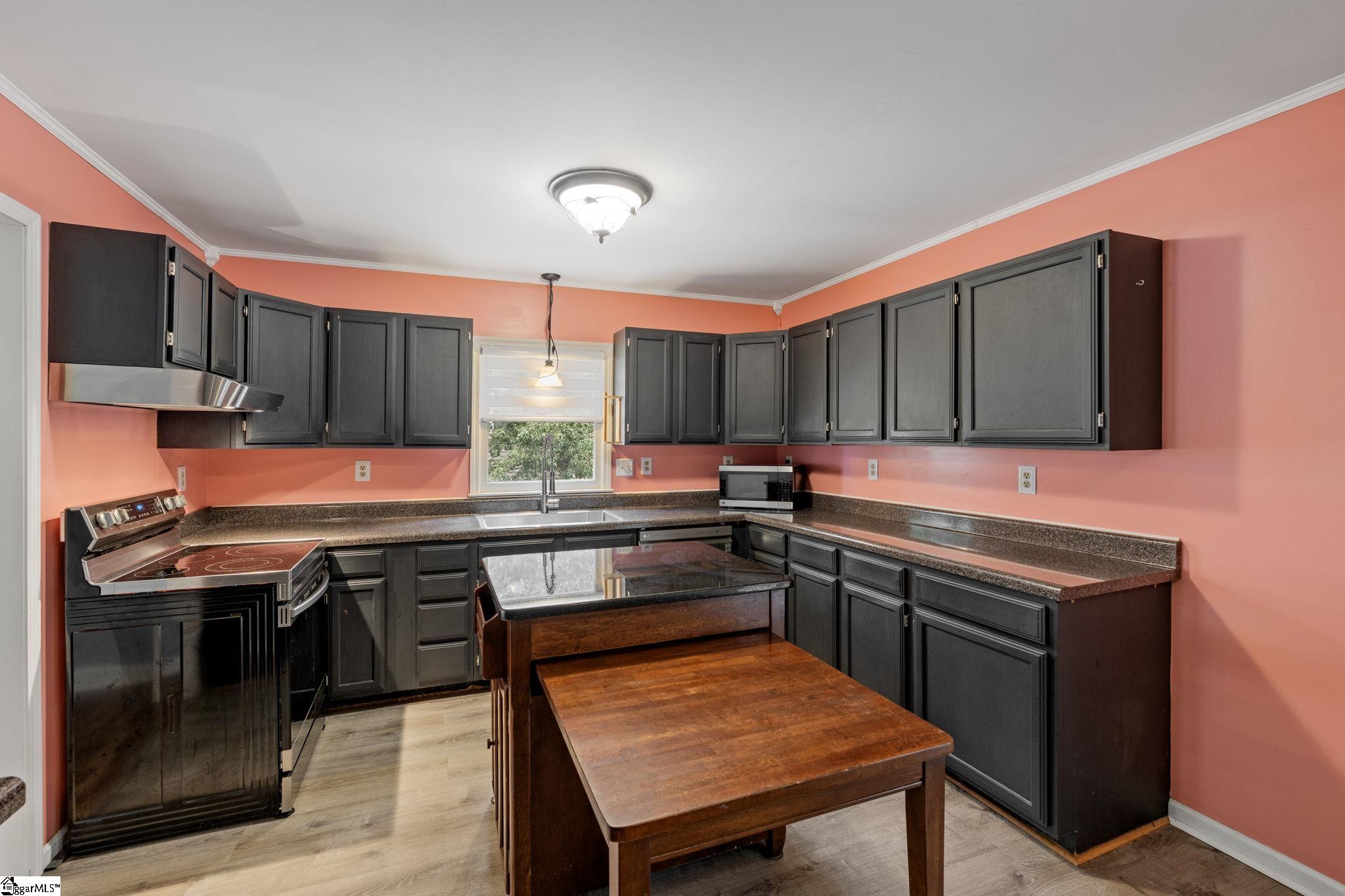4 Mountain Chase Taylors, SC 29687