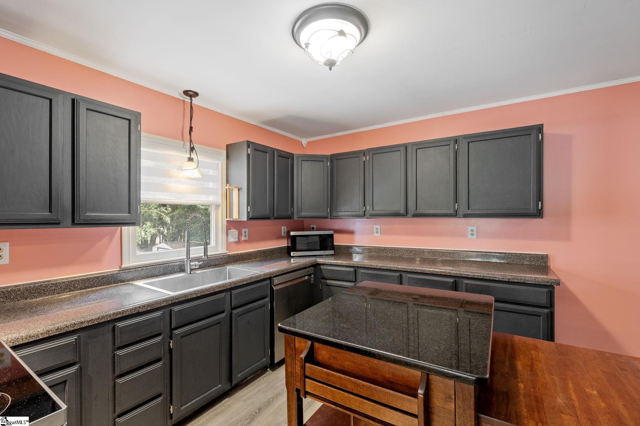 4 Mountain Chase Taylors, SC 29687