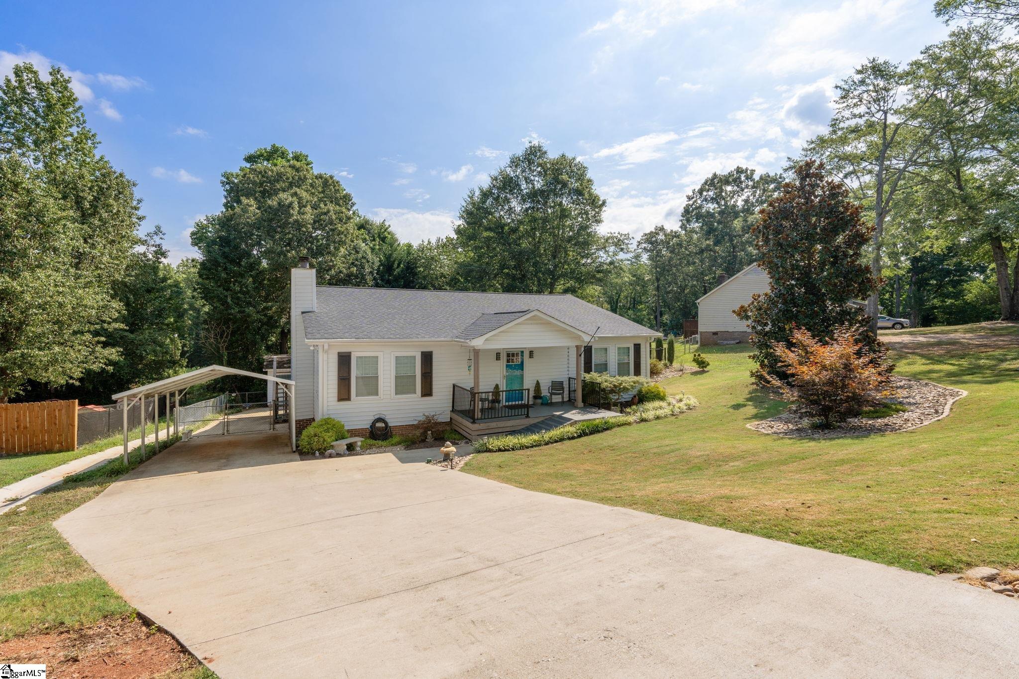 4 Mountain Chase Taylors, SC 29687