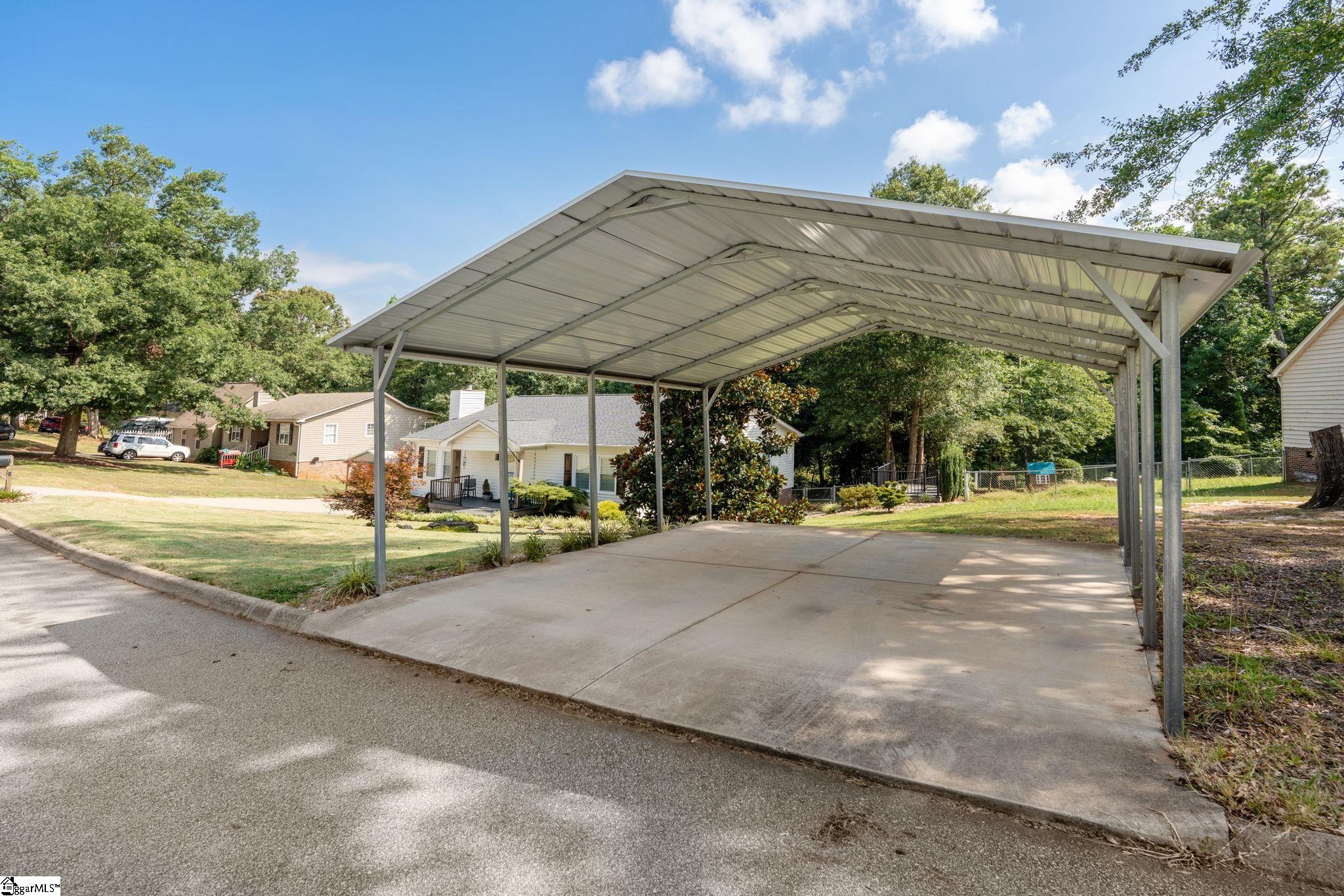 4 Mountain Chase Taylors, SC 29687