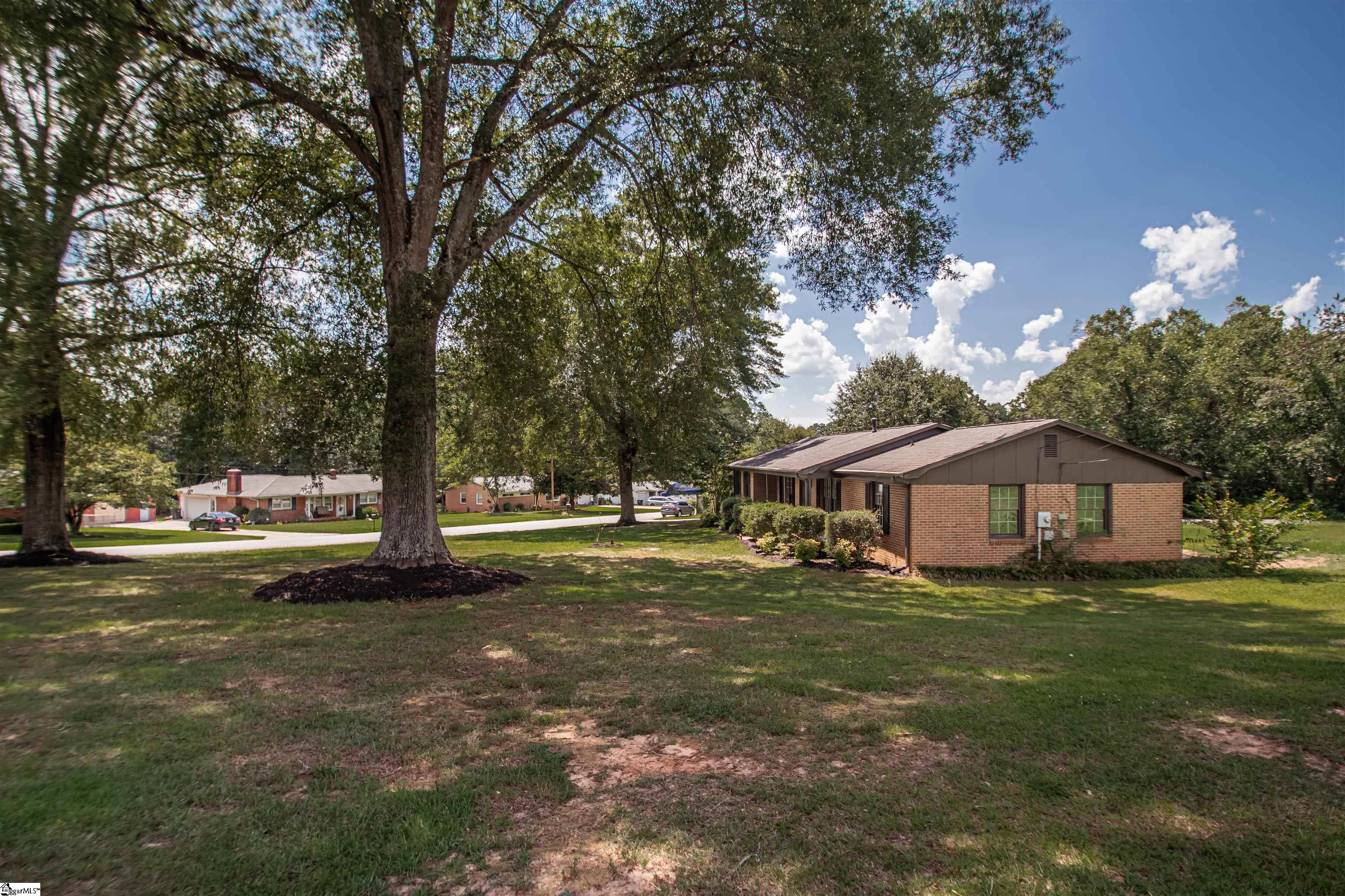 303 Robinall Drive Easley, SC 29642