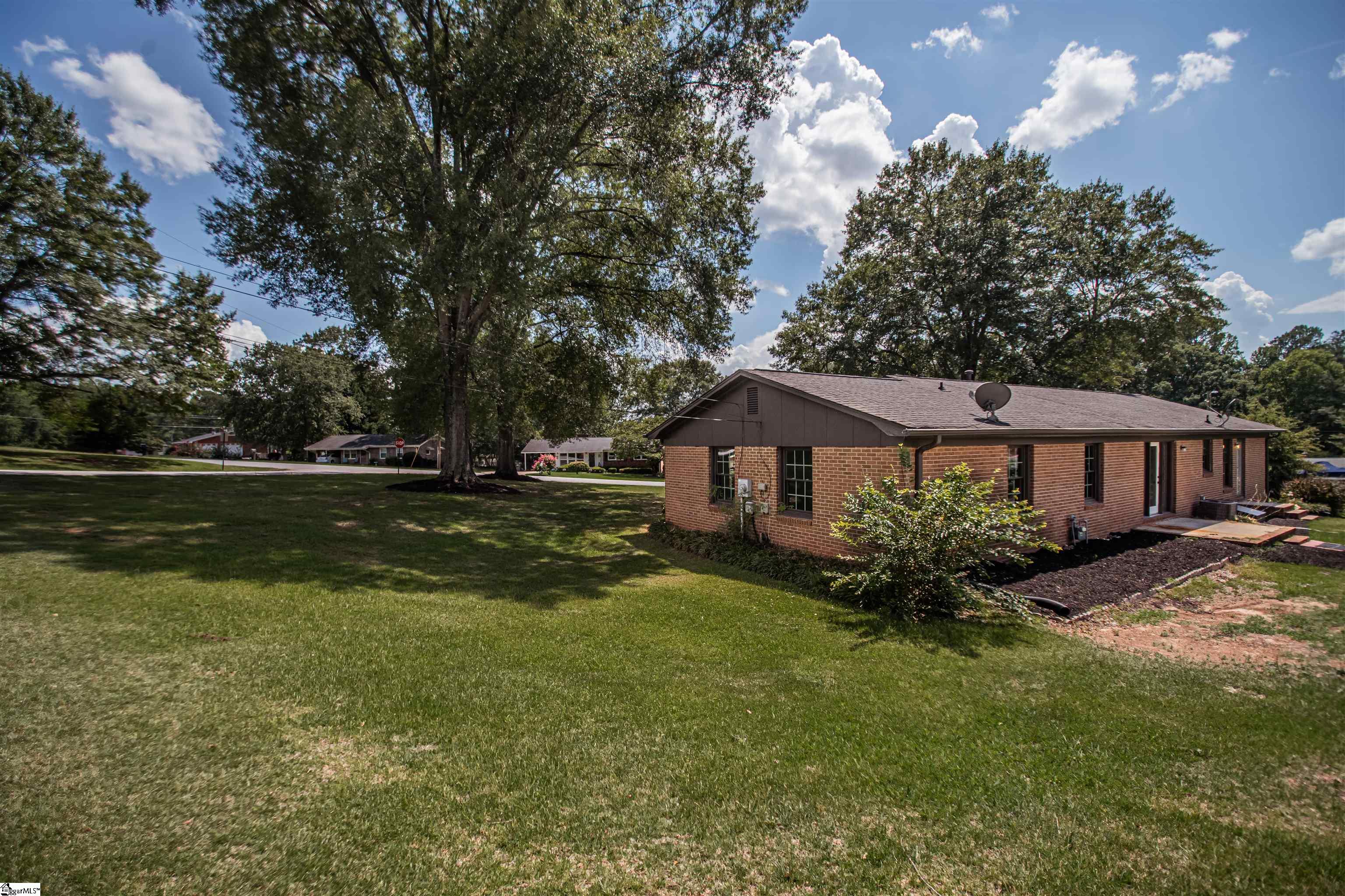 303 Robinall Drive Easley, SC 29642