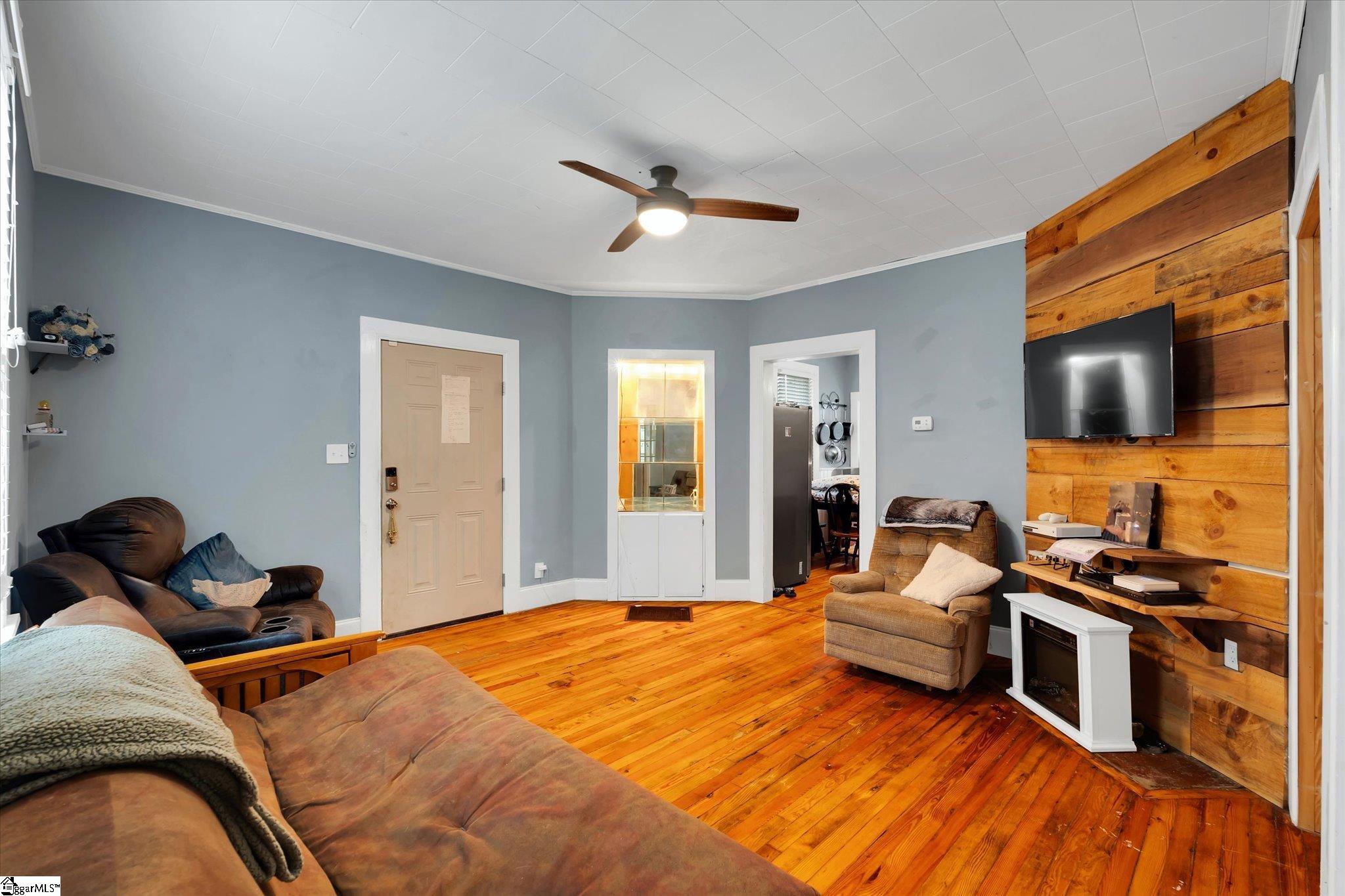 8 Mellon Street Slater, SC 29683