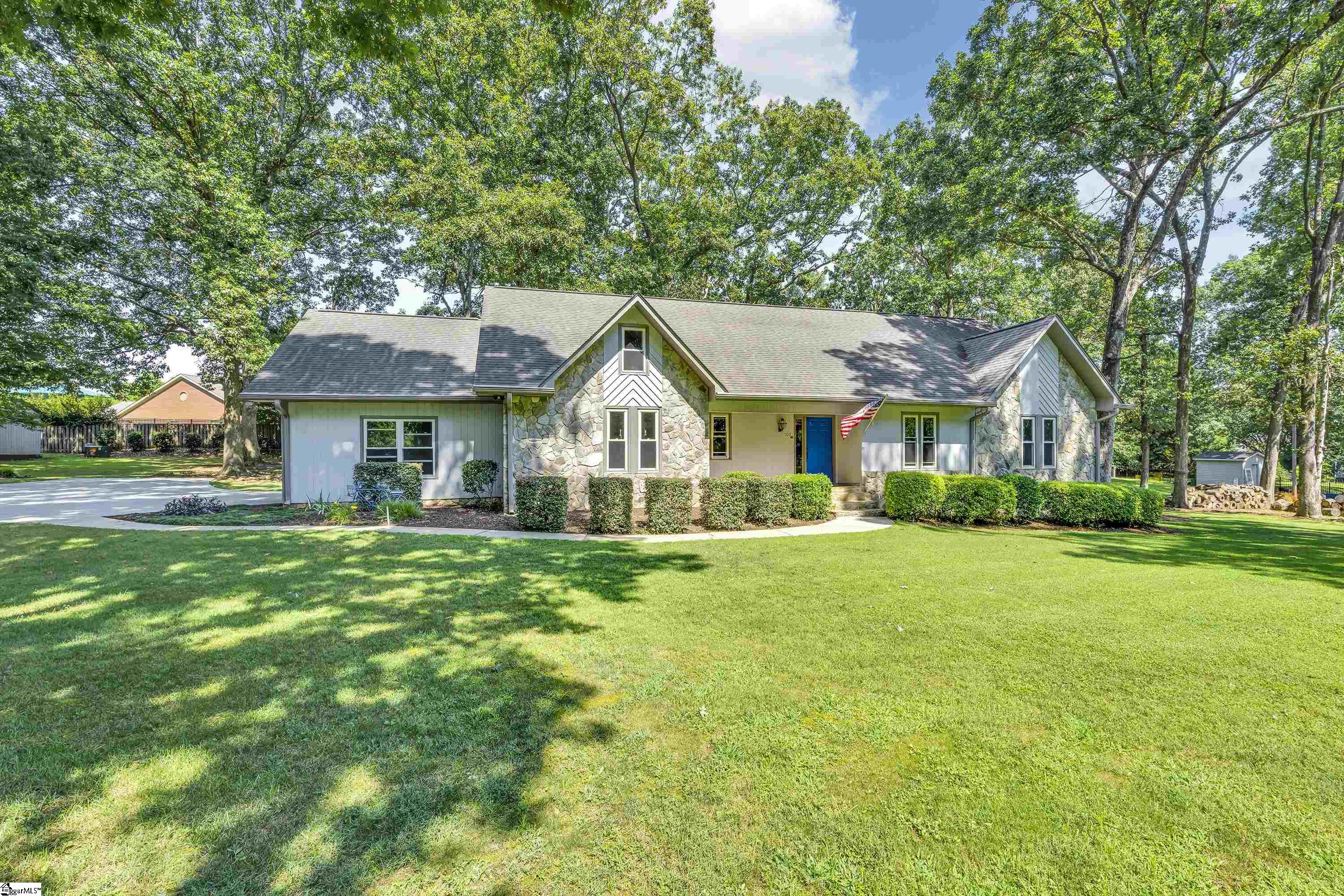 103 Oak Meadow Drive Simpsonville, SC 29681