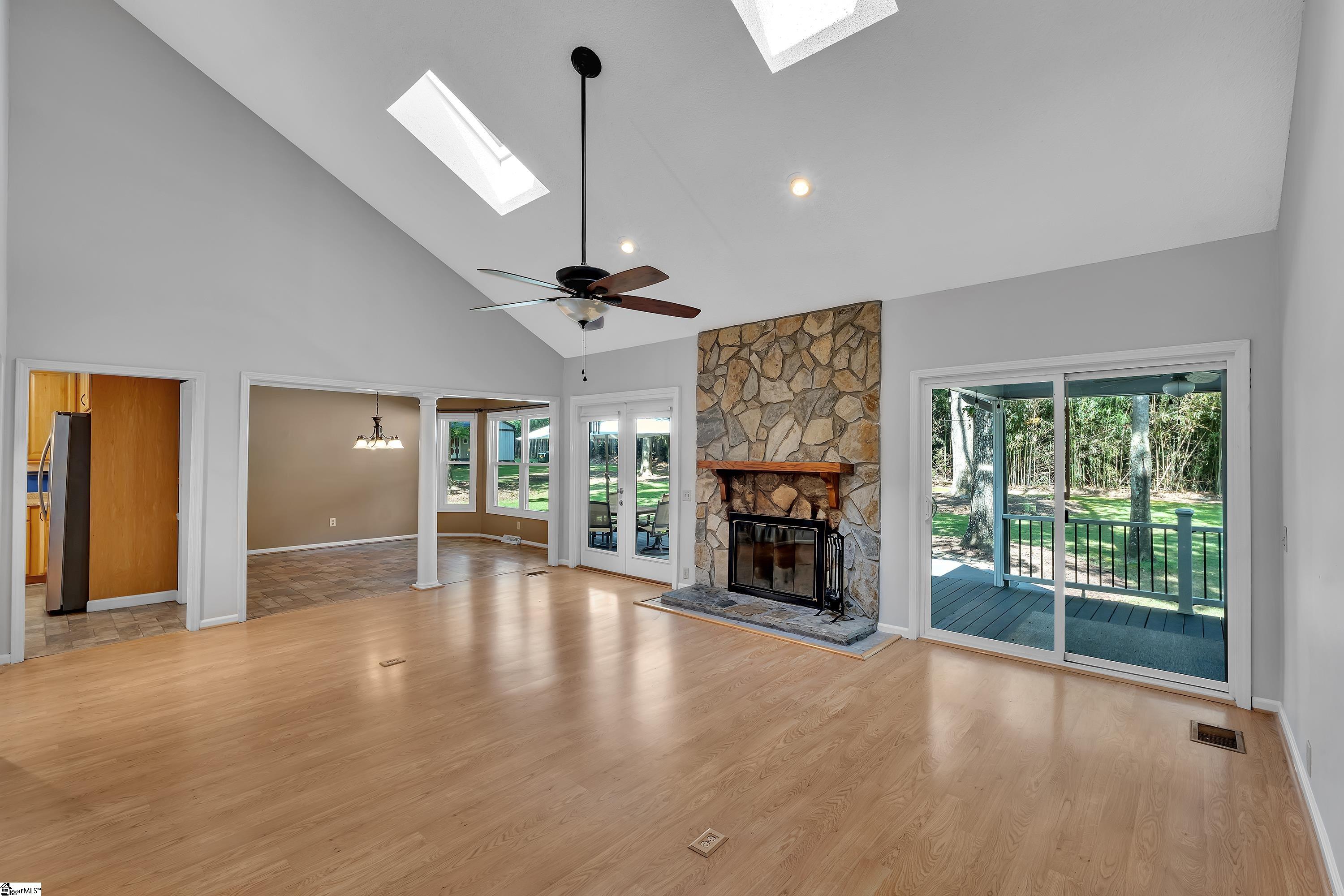 103 Oak Meadow Drive Simpsonville, SC 29681