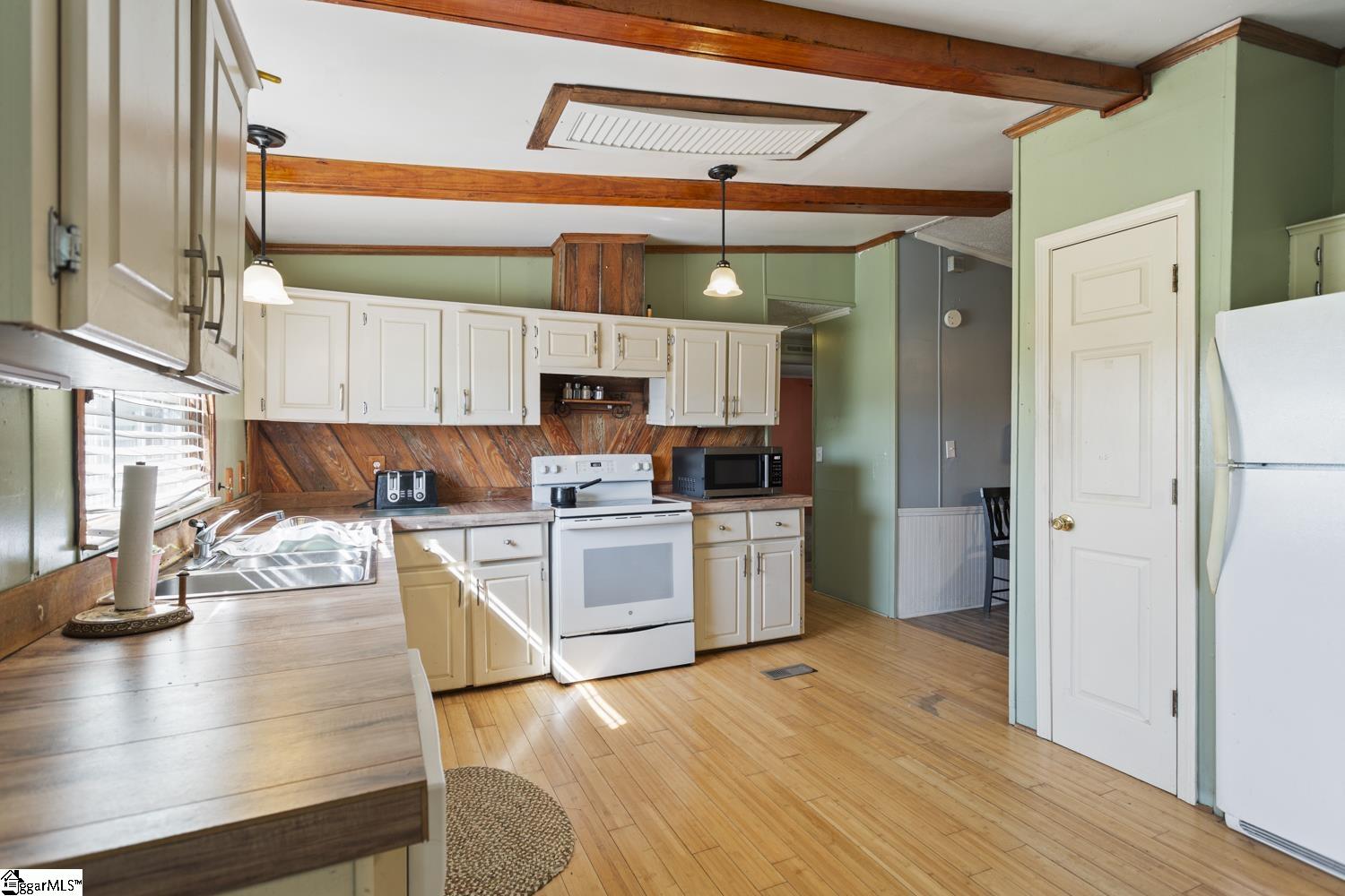 202 Pete Armstrong Road Honea Path, SC 29654