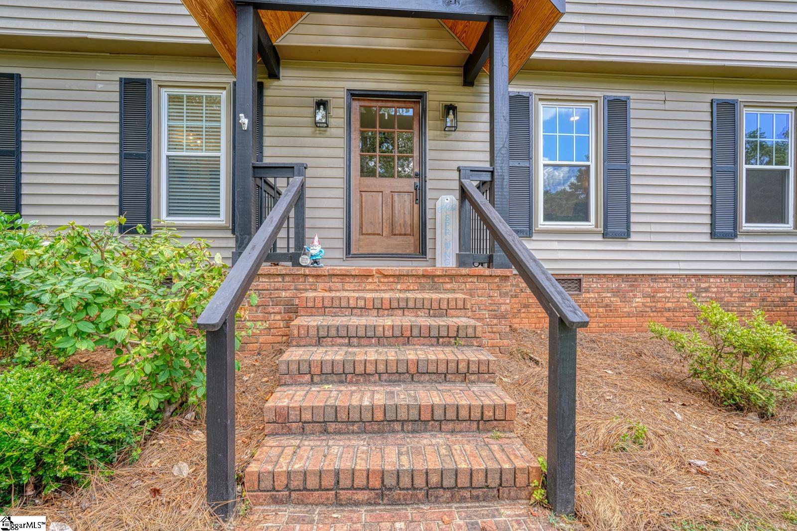 236 Heathwood Drive Spartanburg, SC 29307