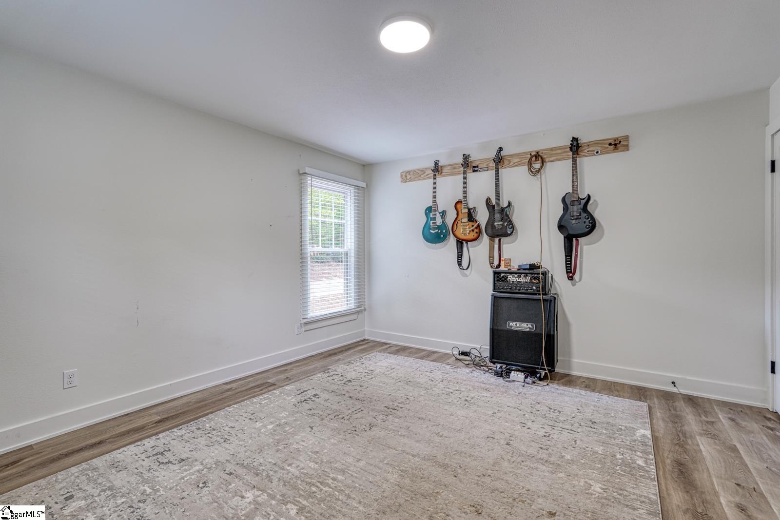 236 Heathwood Drive Spartanburg, SC 29307