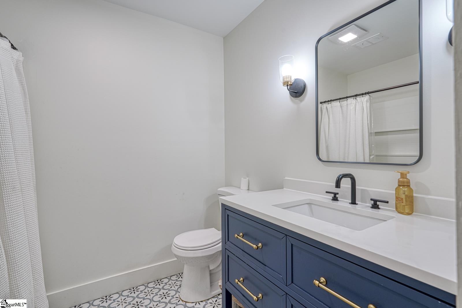 236 Heathwood Drive Spartanburg, SC 29307