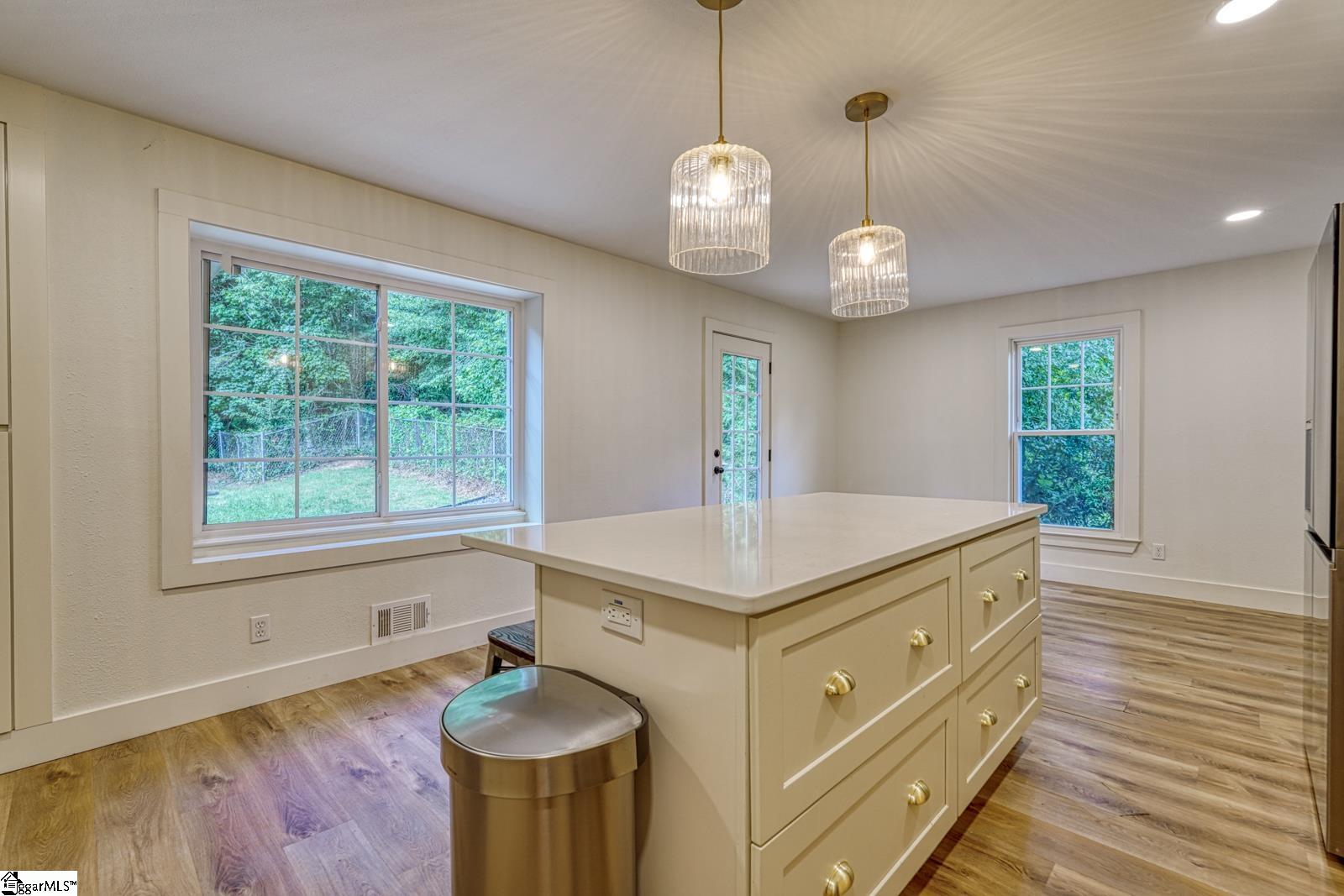 236 Heathwood Drive Spartanburg, SC 29307