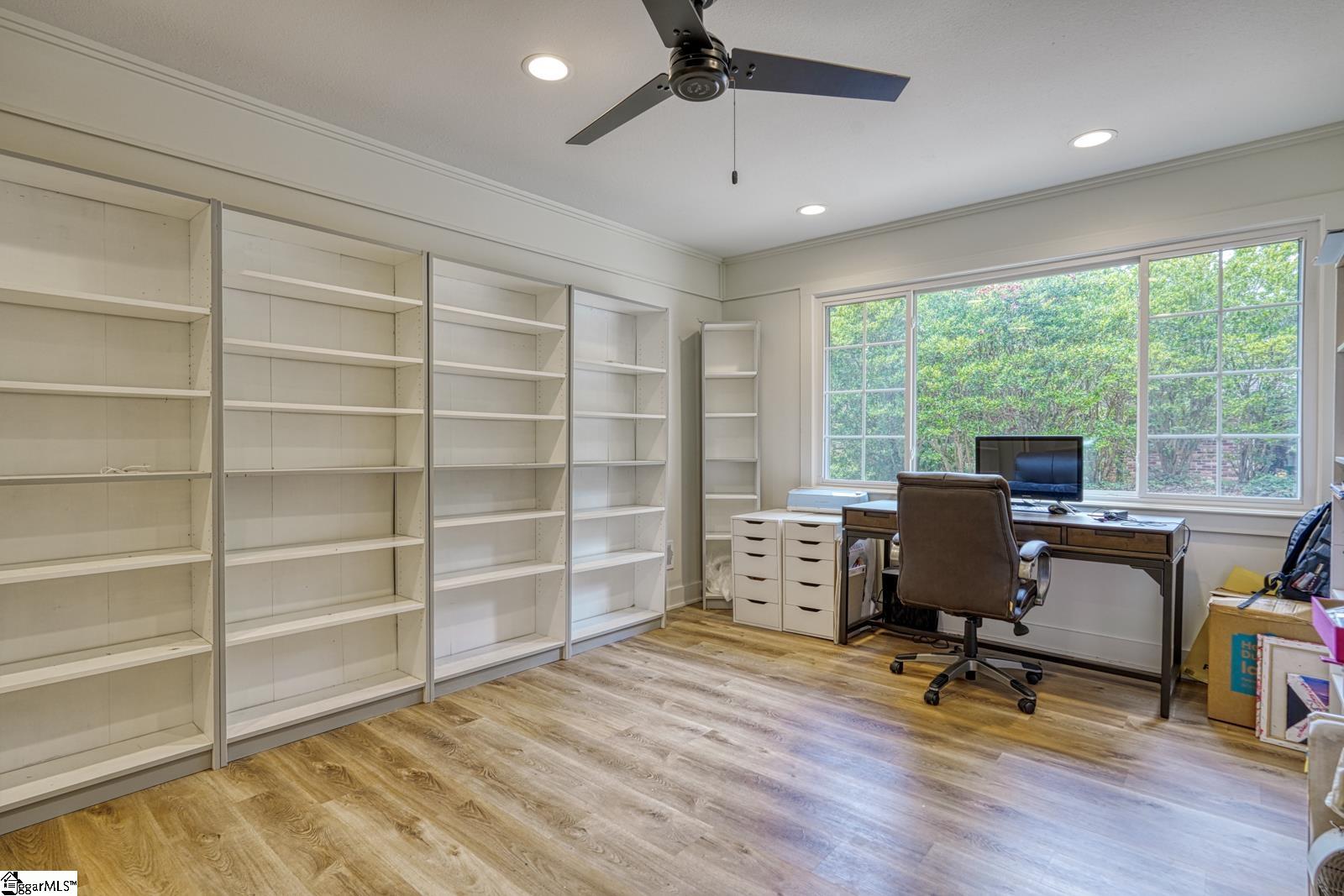 236 Heathwood Drive Spartanburg, SC 29307