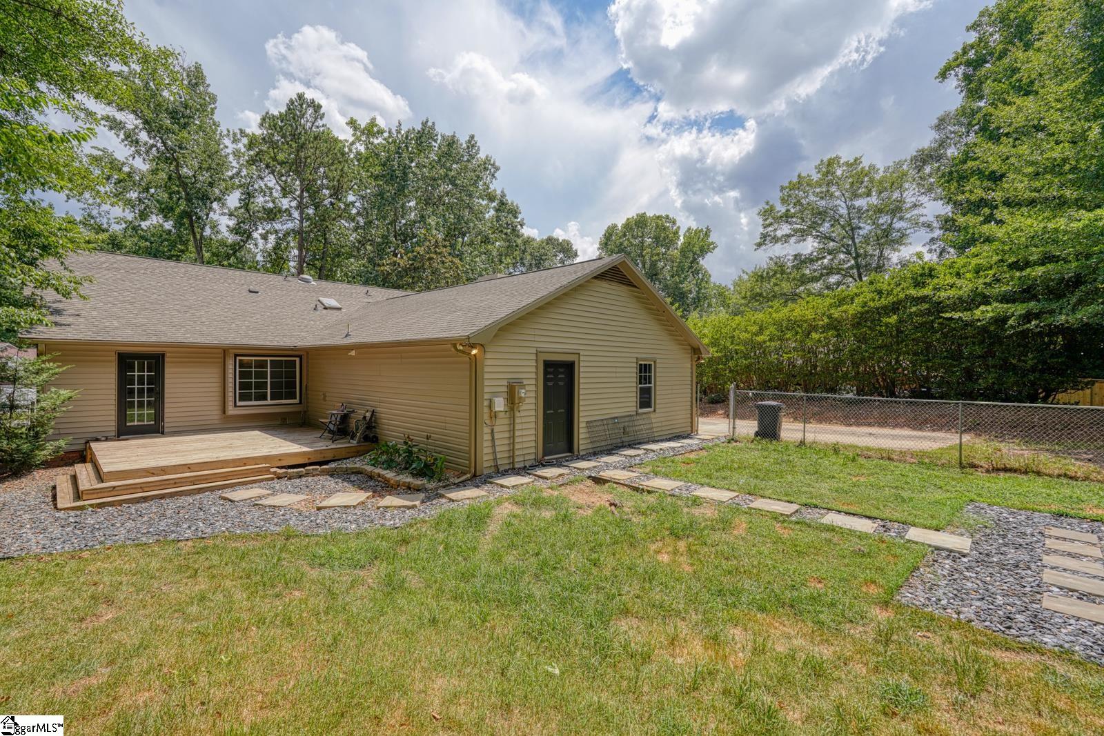 236 Heathwood Drive Spartanburg, SC 29307
