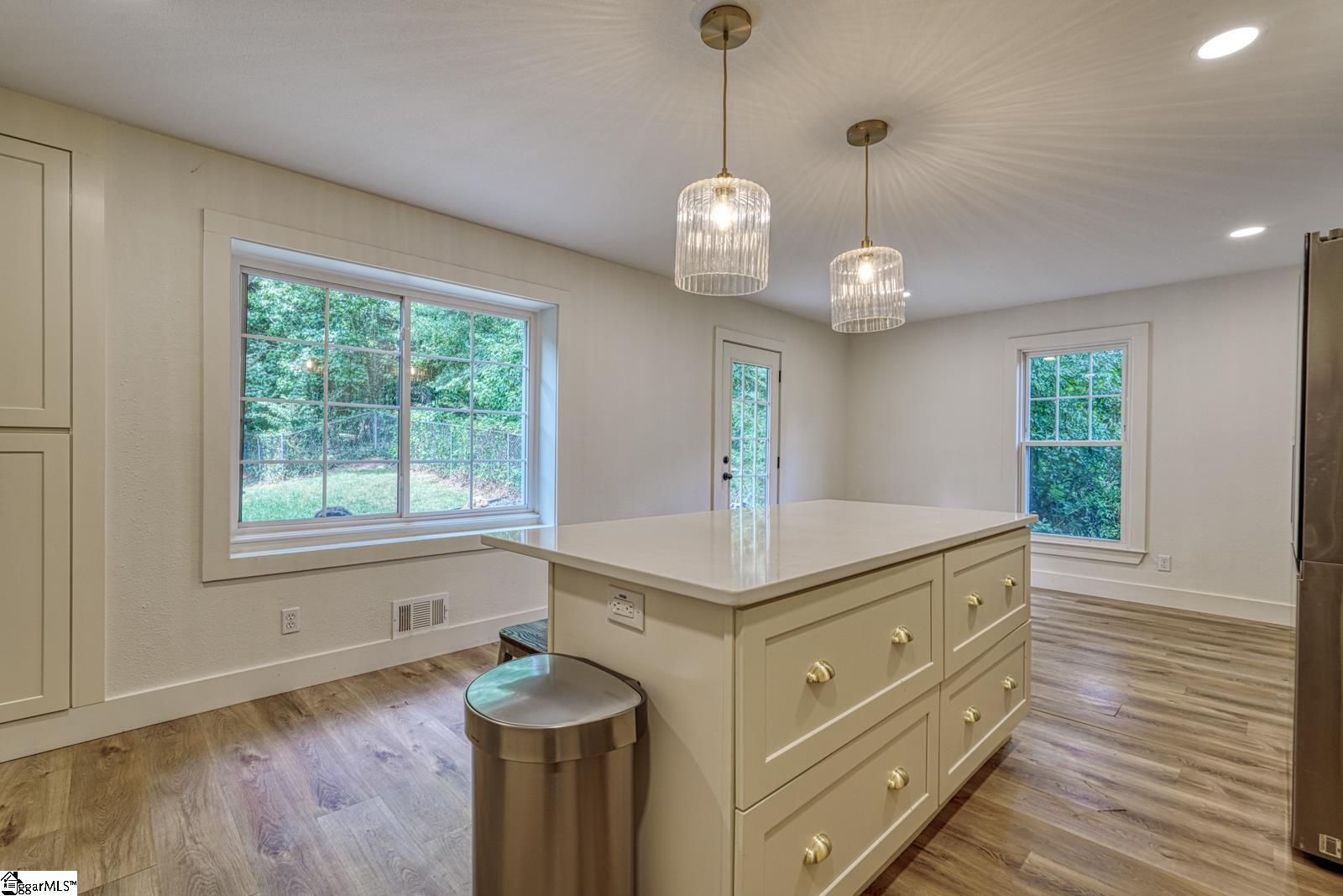 236 Heathwood Drive Spartanburg, SC 29307