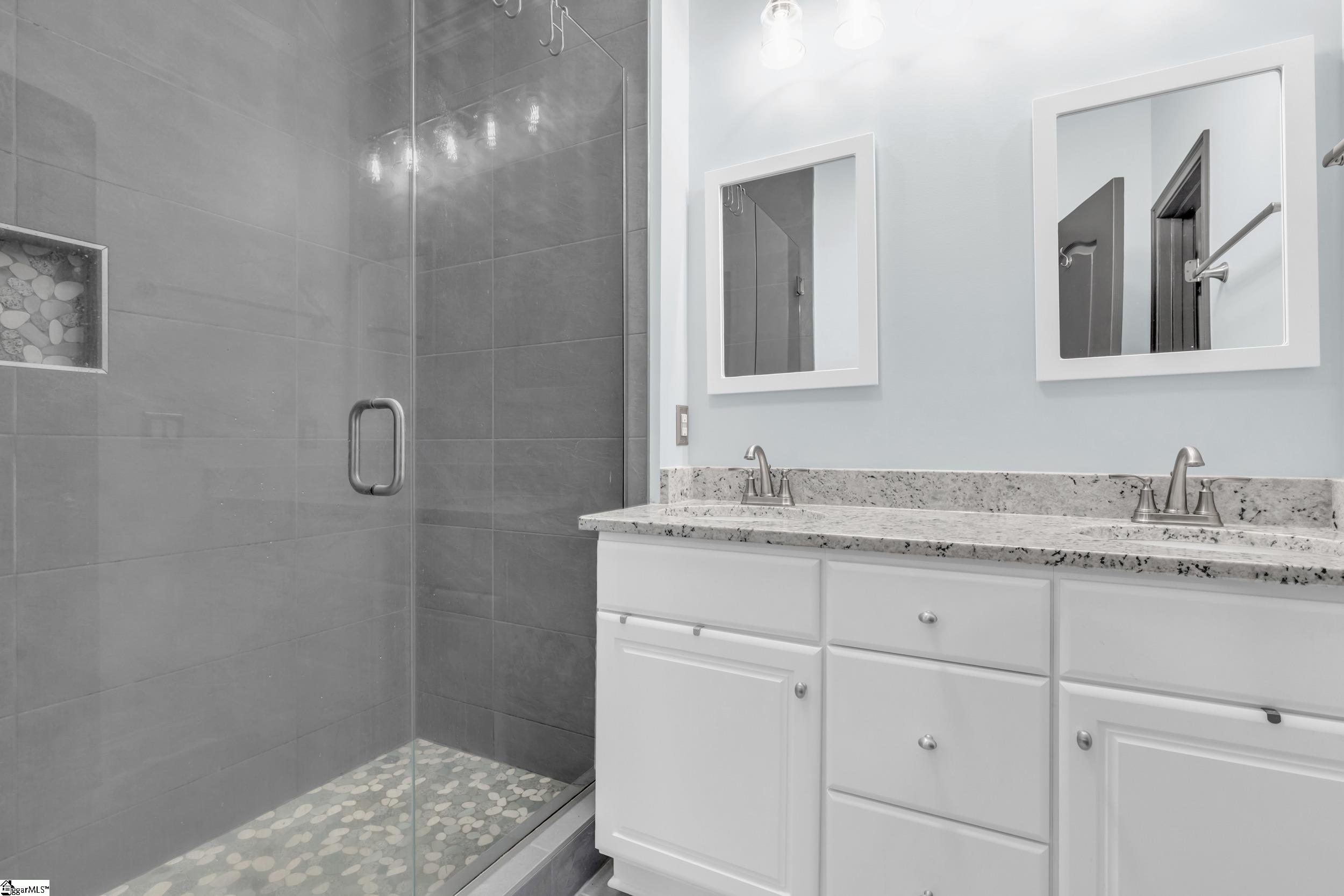 15 Edge Court UNIT Unit B Greenville, SC 29609
