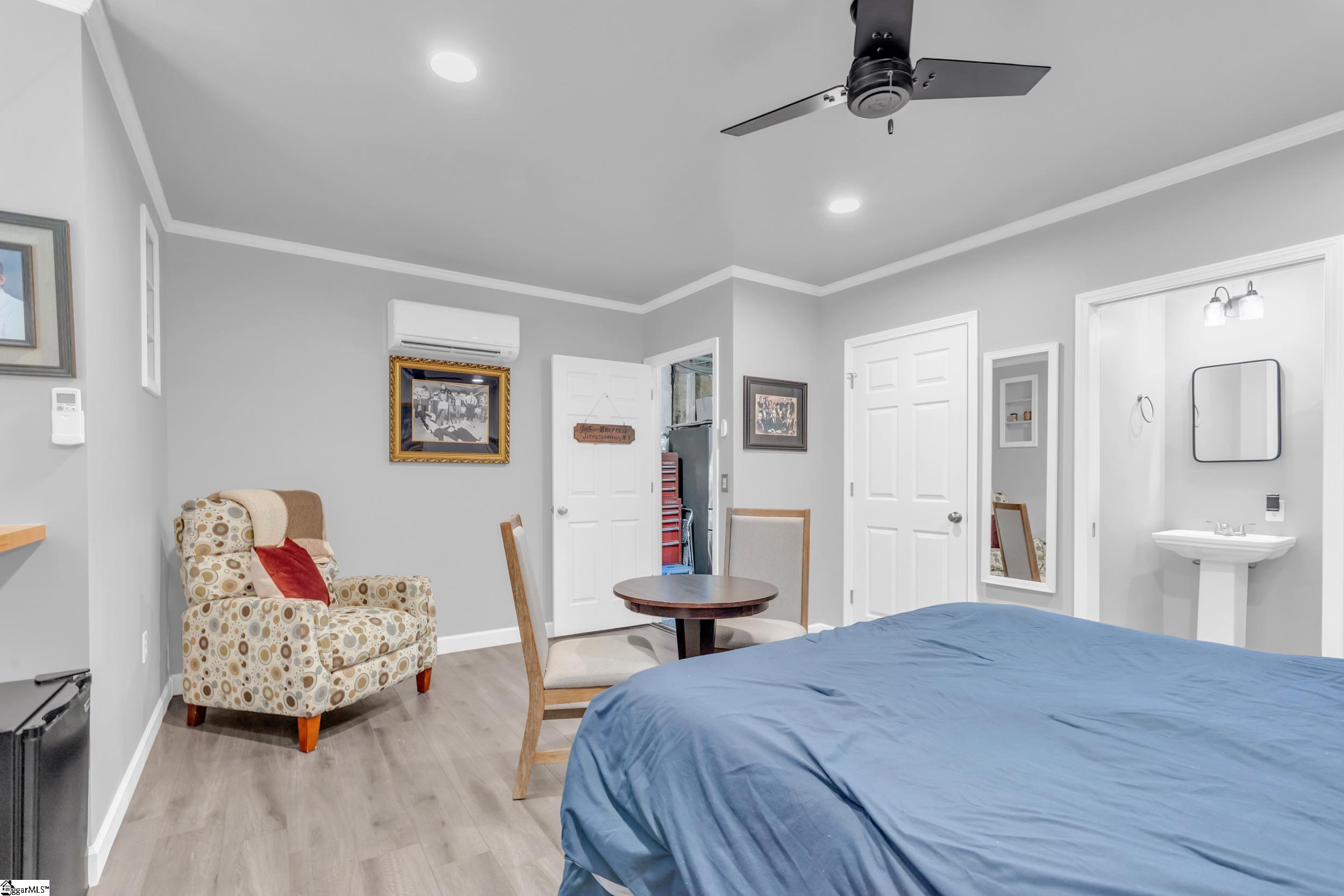 15 Edge Court UNIT Unit B Greenville, SC 29609