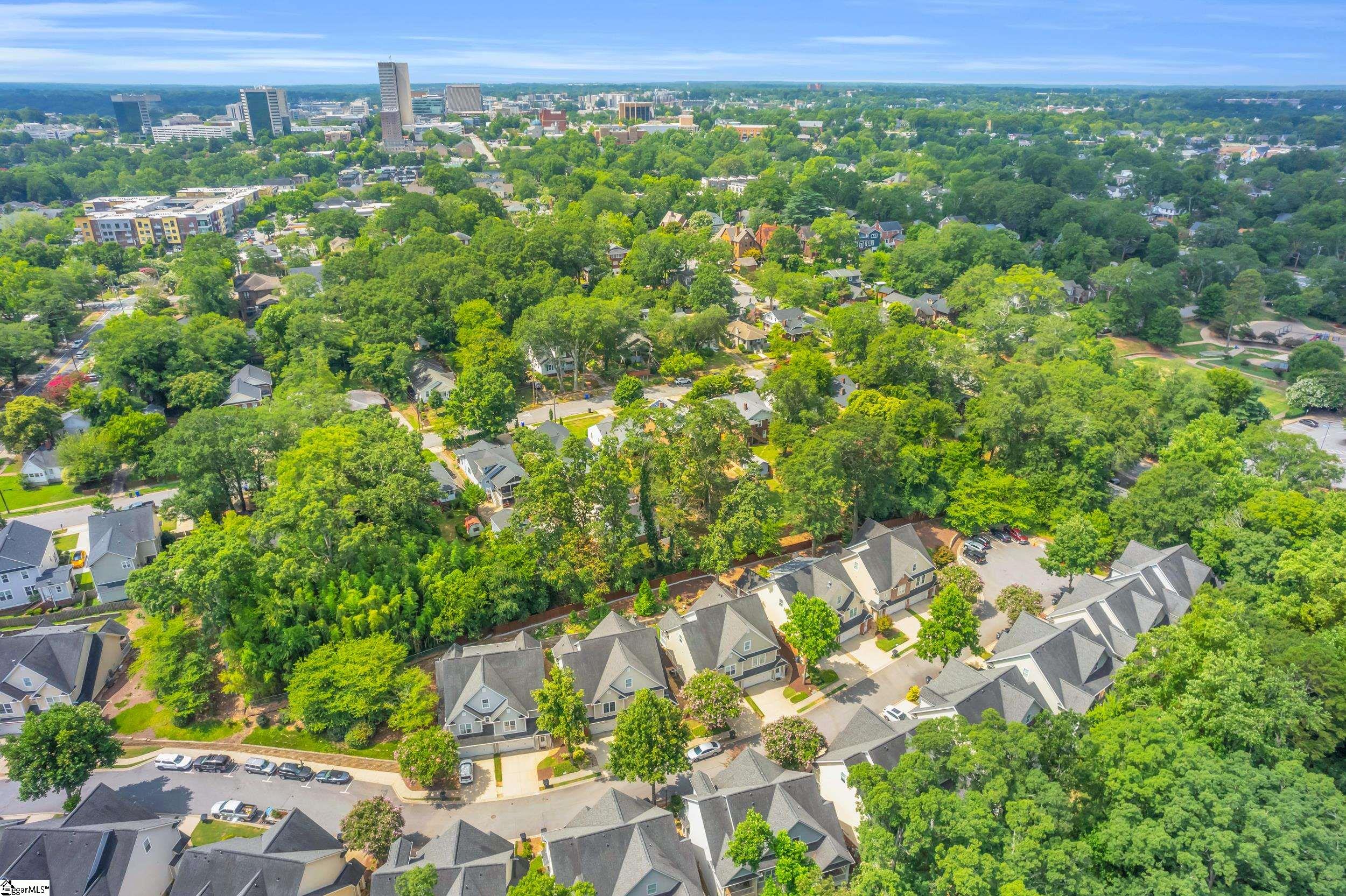 15 Edge Court UNIT Unit B Greenville, SC 29609