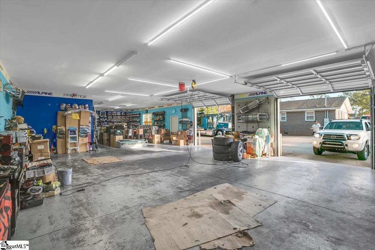 6035 White Horse Road Greenville, SC 29611