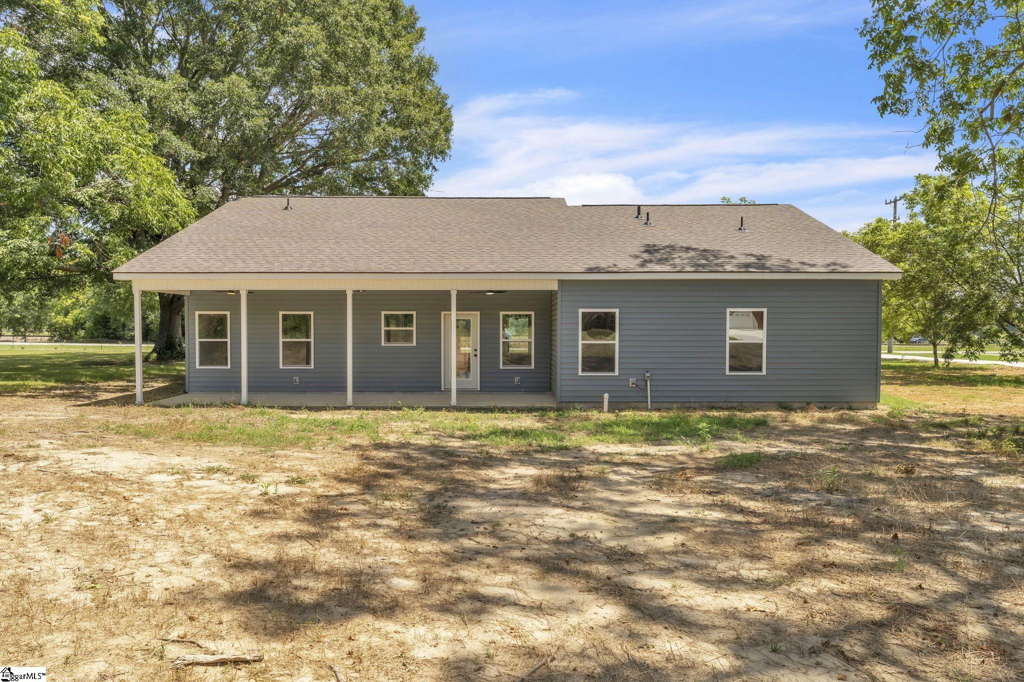 5126 N Old Laurens Road Gray Court, SC 29645
