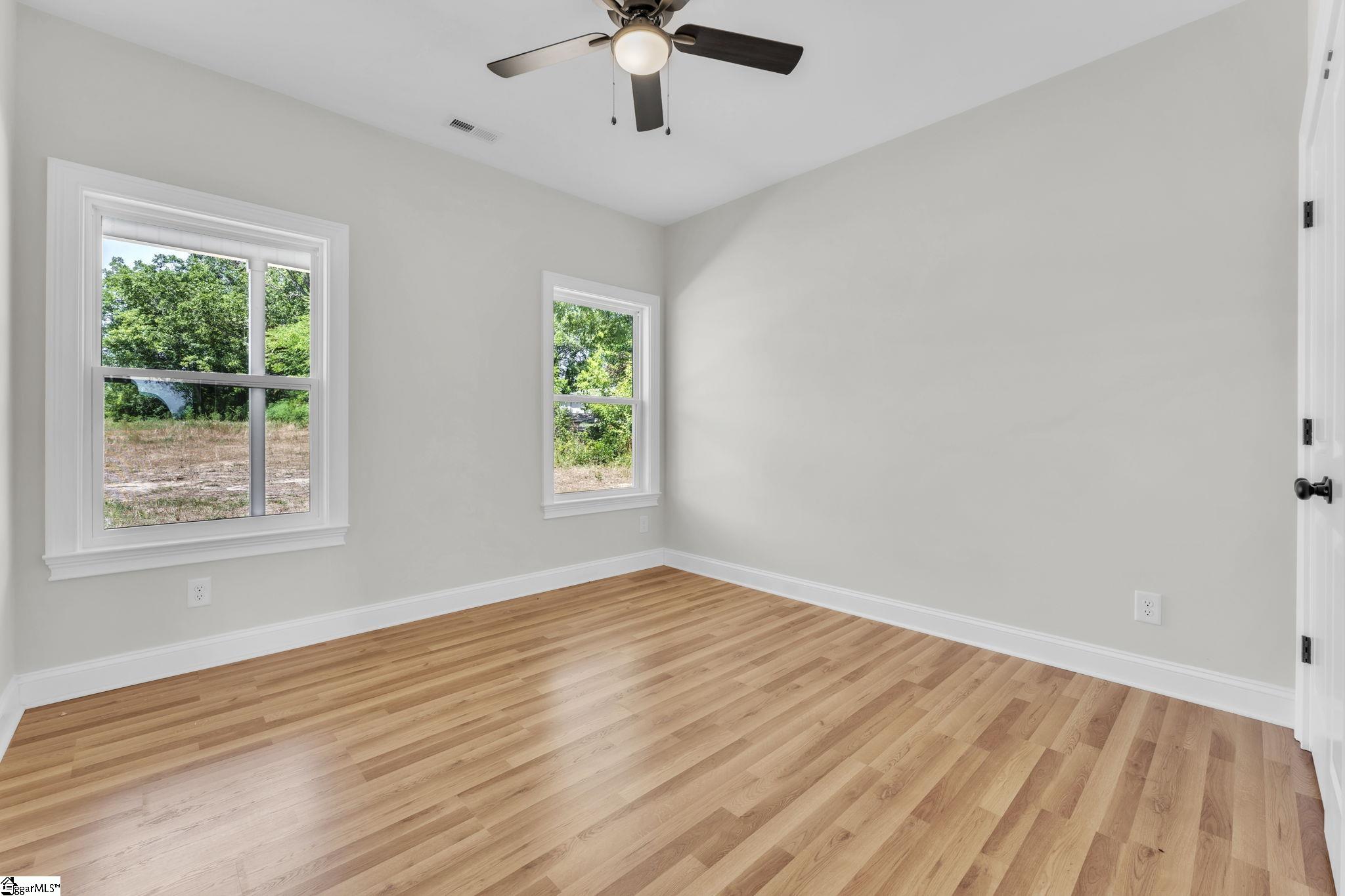 5126 N Old Laurens Road Gray Court, SC 29645