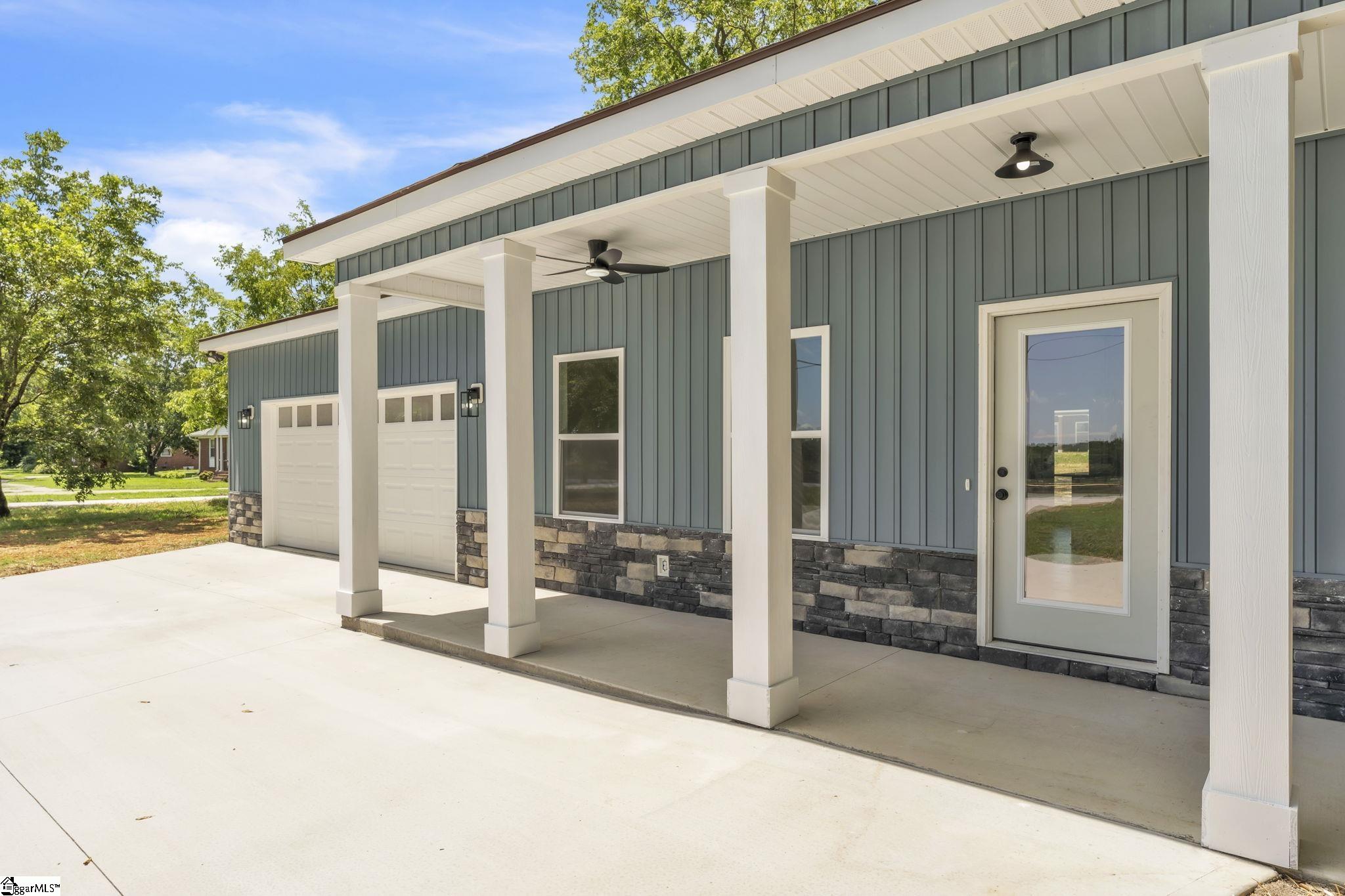 5126 N Old Laurens Road Gray Court, SC 29645