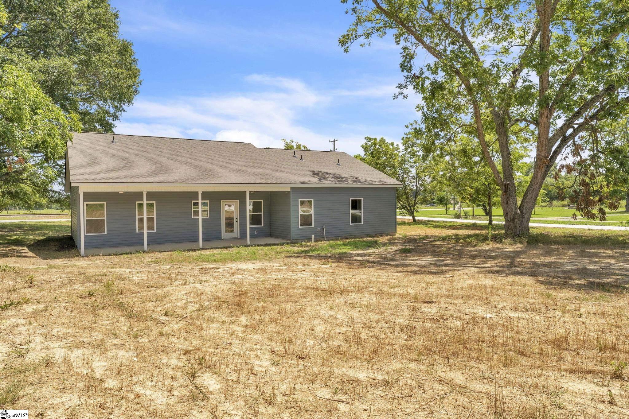 5126 N Old Laurens Road Gray Court, SC 29645