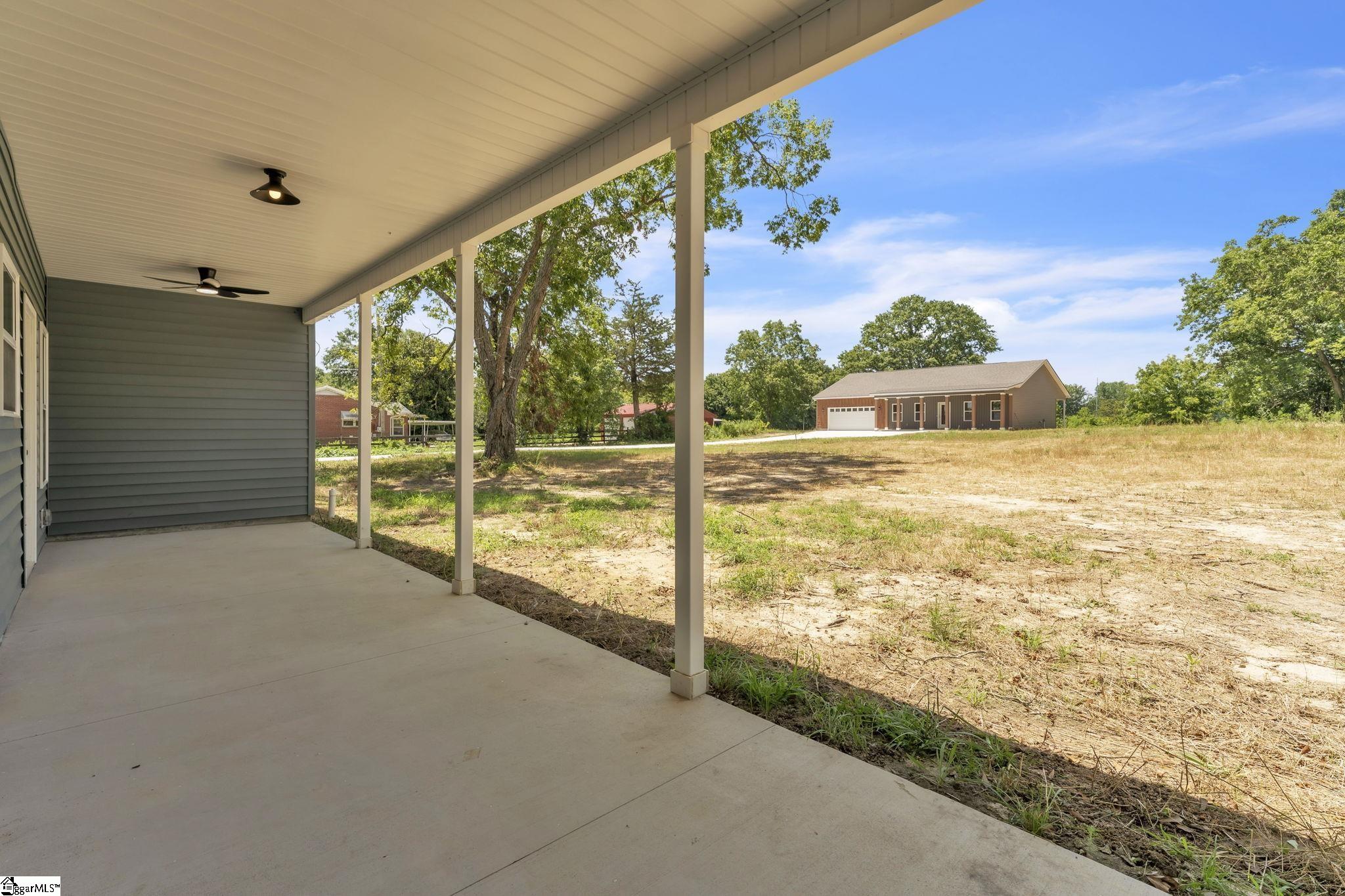 5126 N Old Laurens Road Gray Court, SC 29645