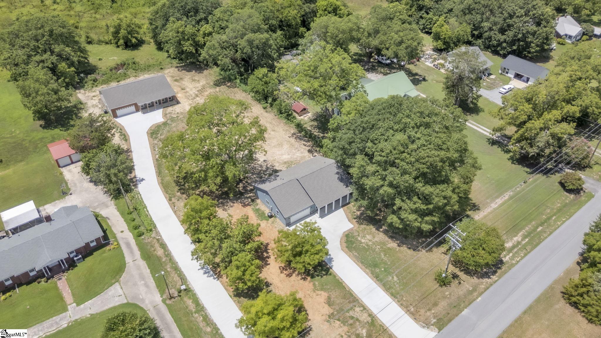 5126 N Old Laurens Road Gray Court, SC 29645